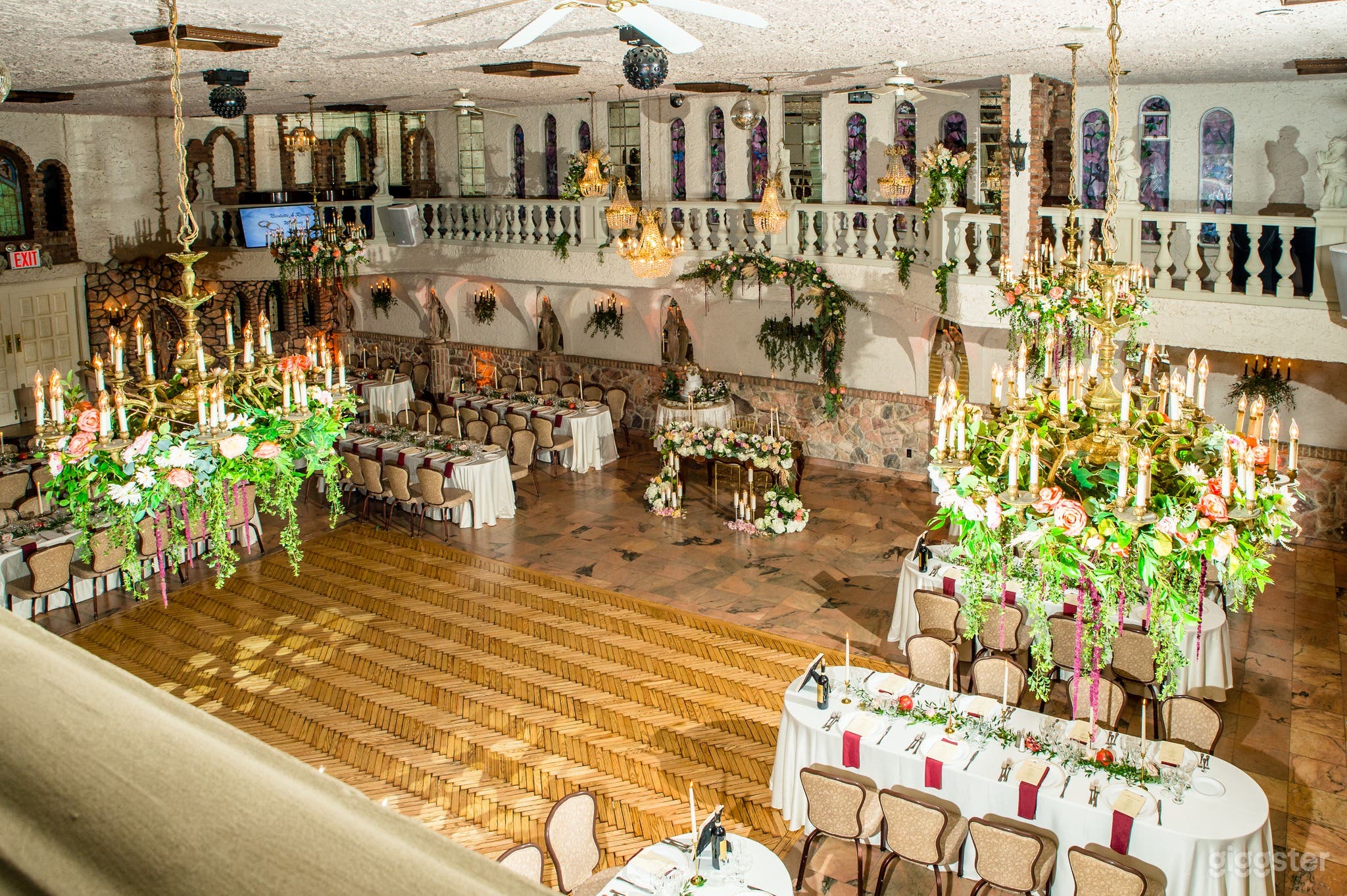 The Palace Room Photo 2