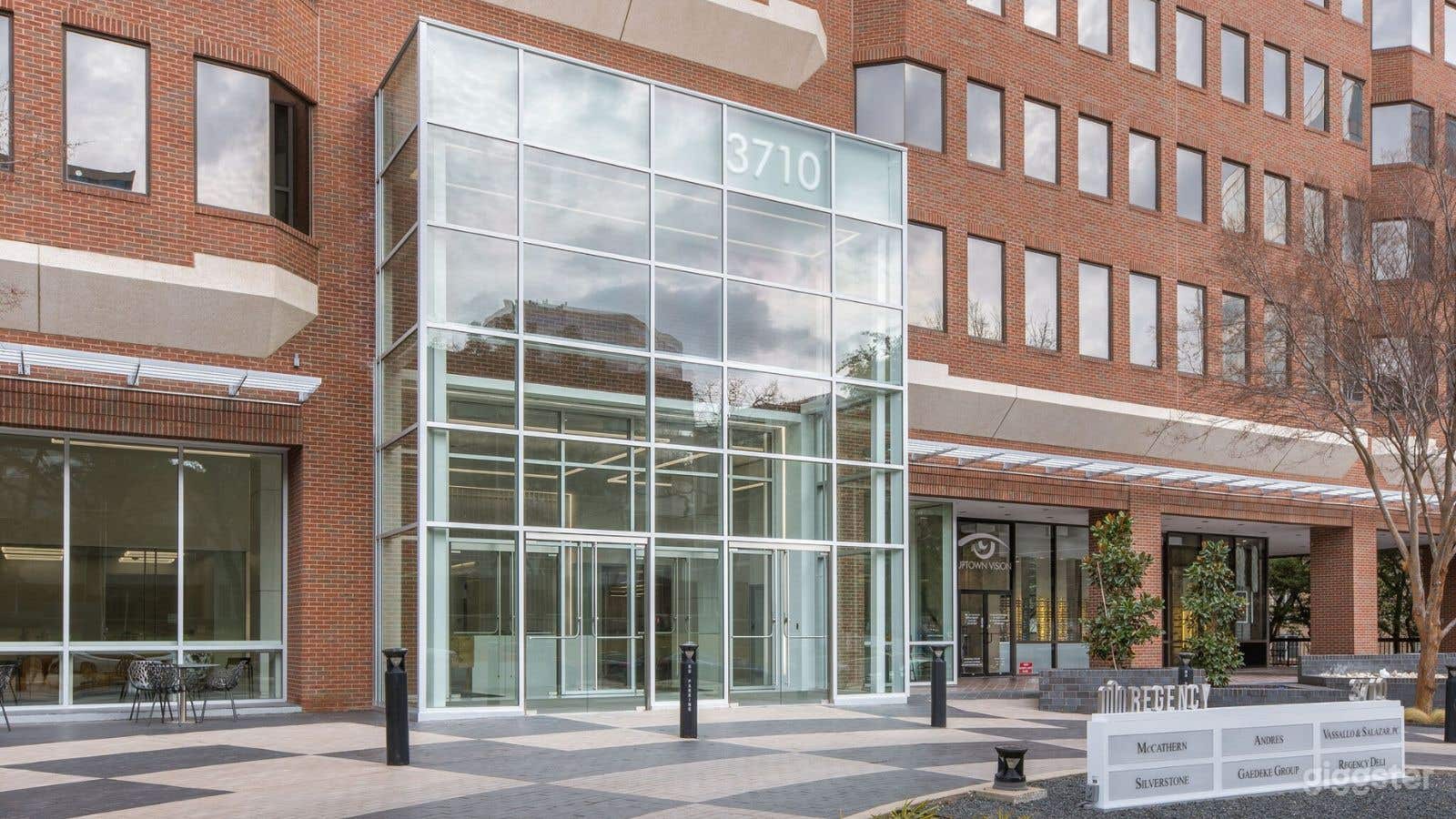 12-Person Executive Meeting Room in Uptown Dallas Photo 4