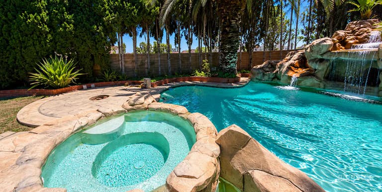  Resort Style Pool 