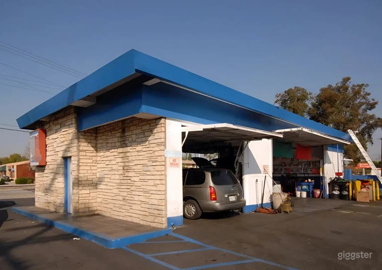  Spacious Auto Shop & Industrial Garage 