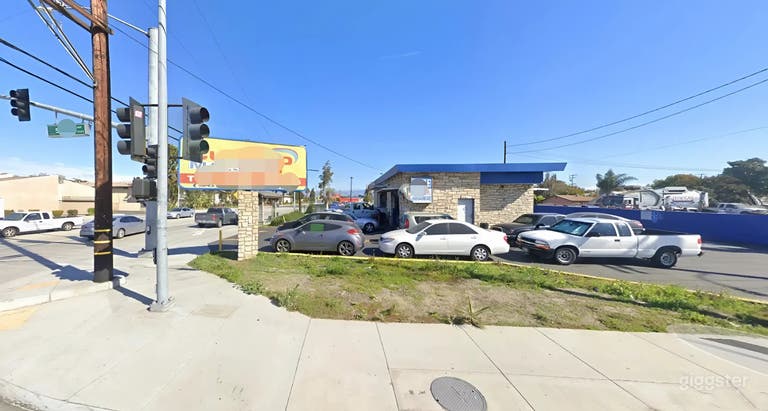  Spacious Auto Shop & Industrial Garage 