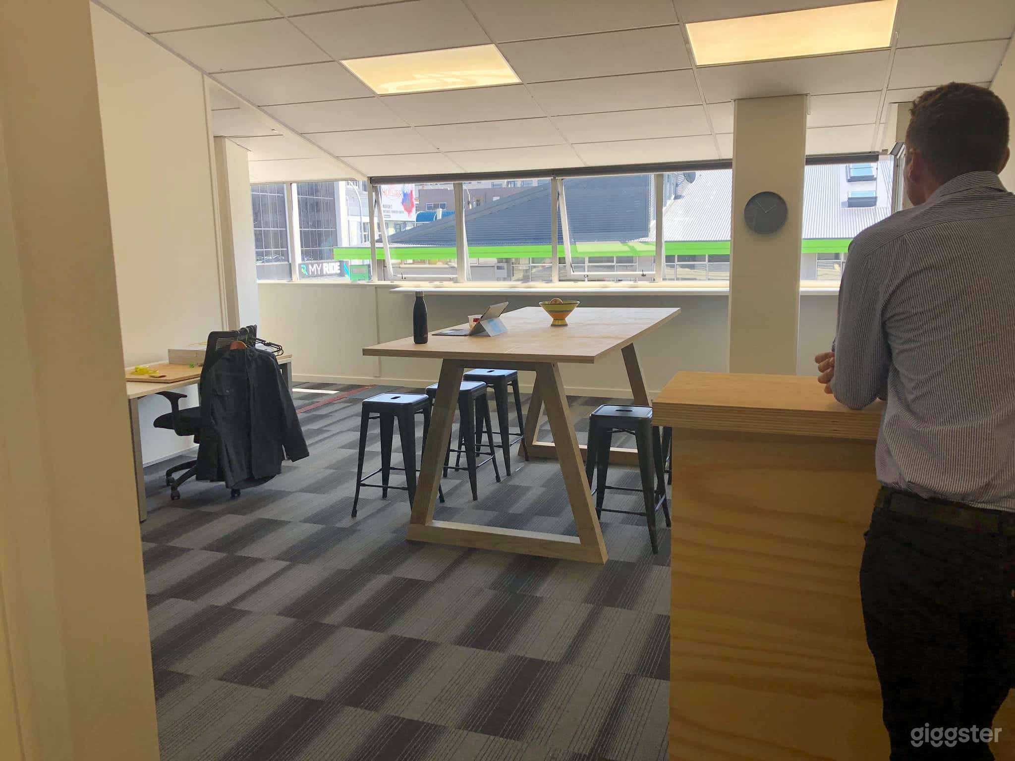 Vibrant Boardroom/Conference Room Photo 3