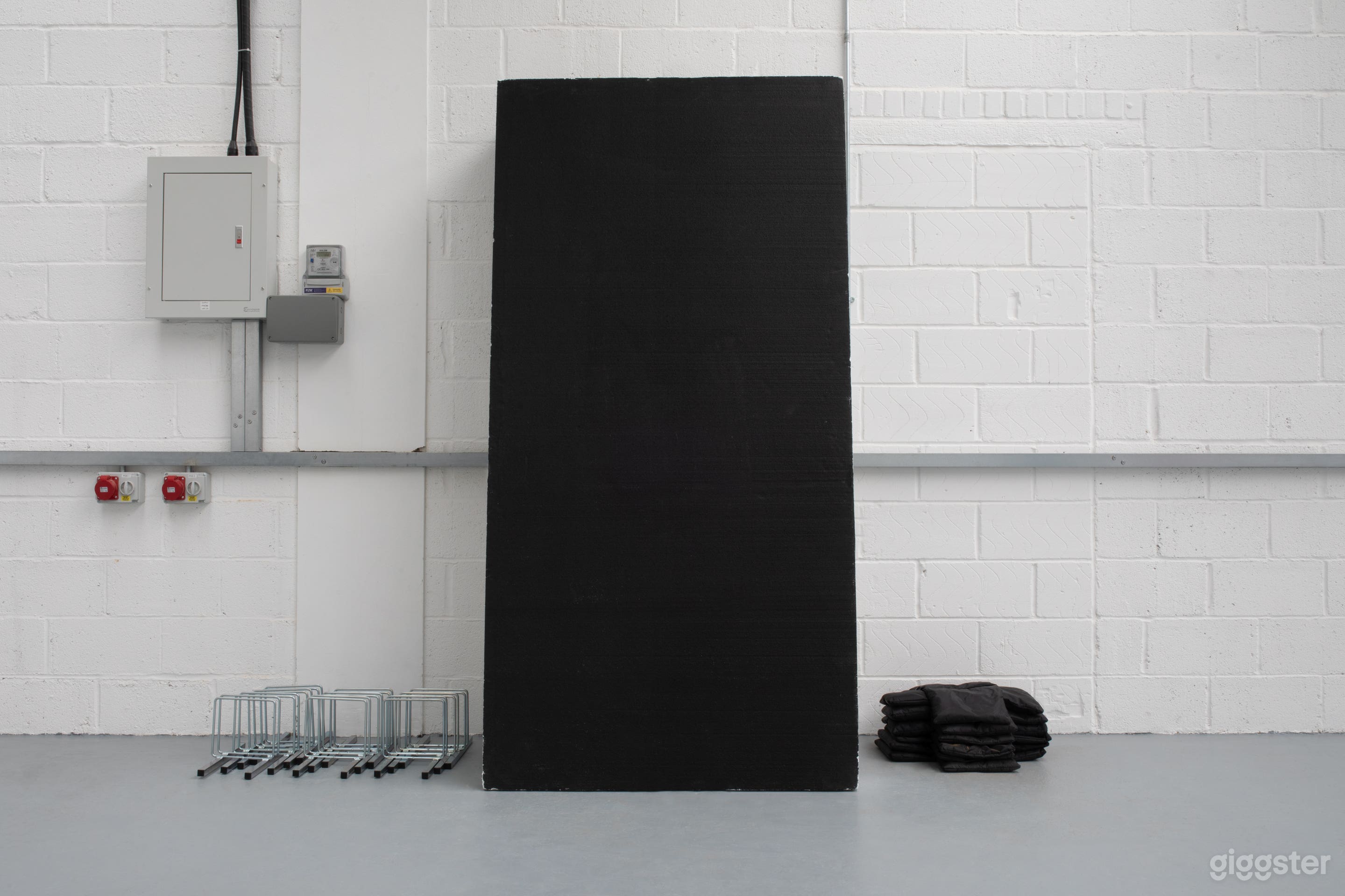 Bright Studio Space With Mobile Cove Photo 4