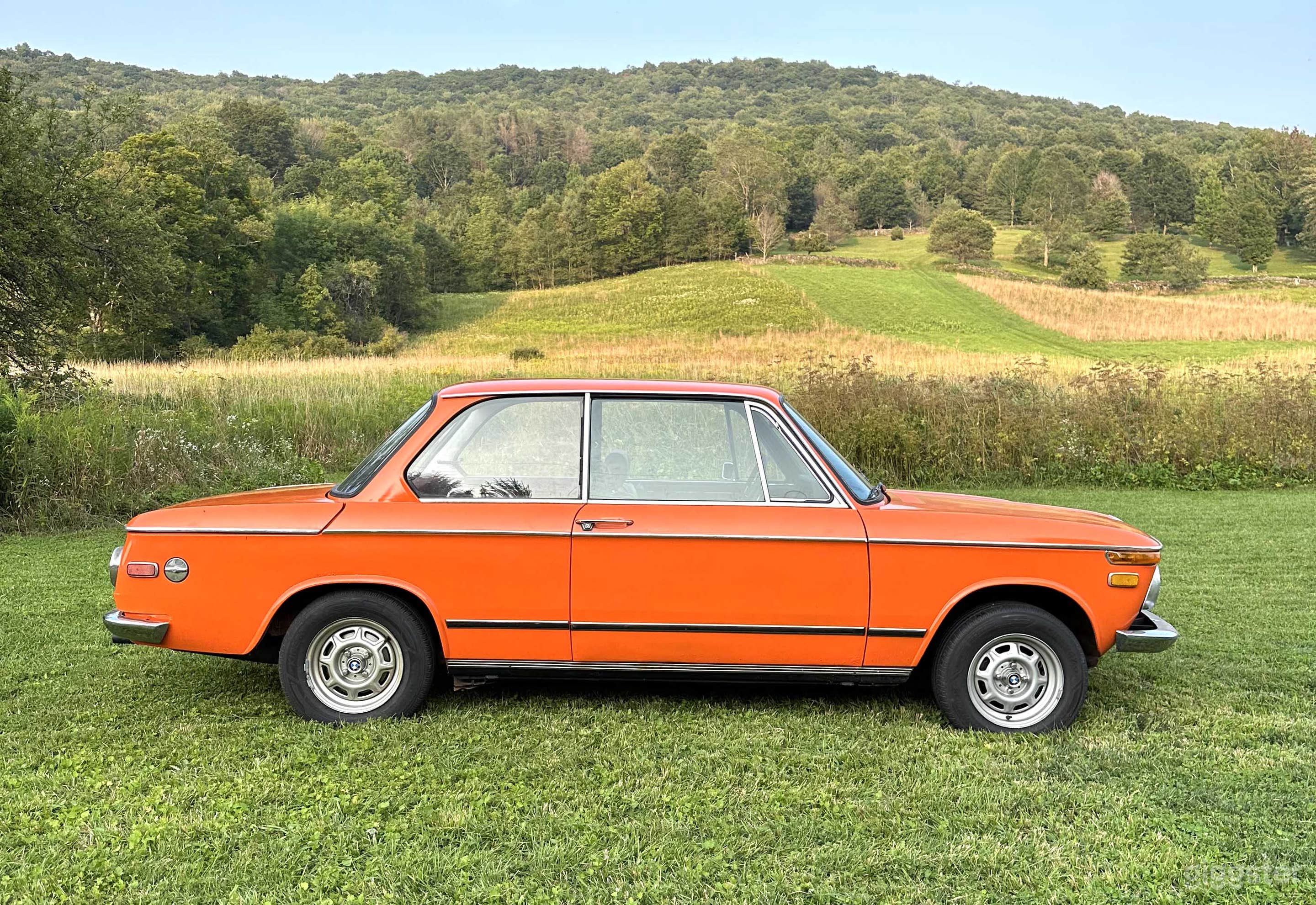Orange 1971 BMW 2002 Vintage Car Photo 3