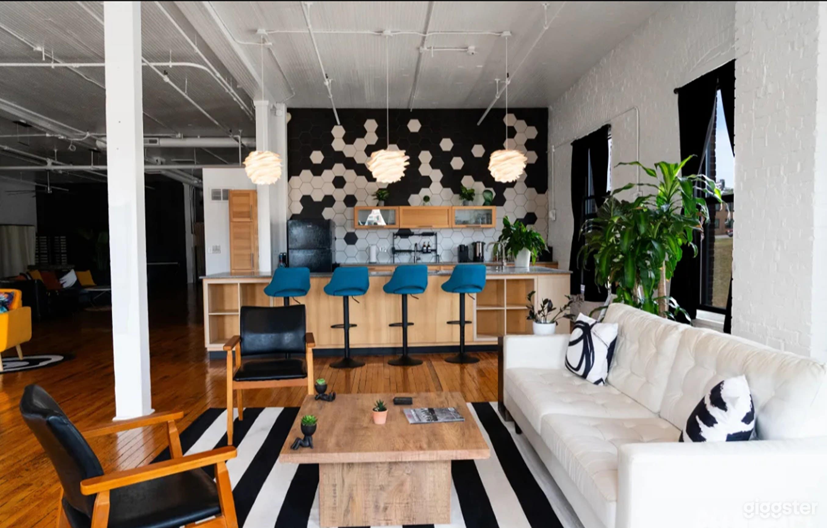 Luxury Loft Production Studio Photo 4