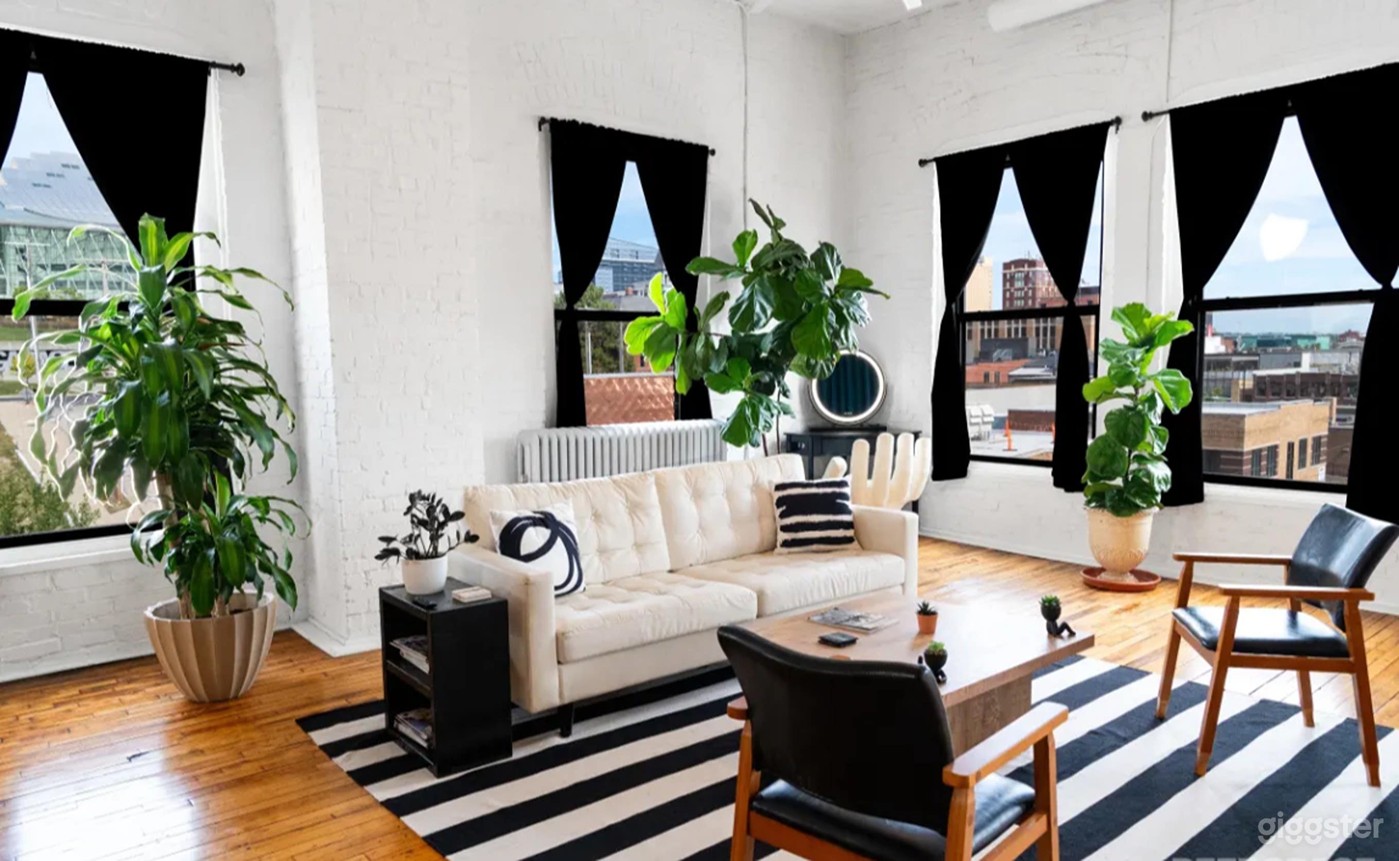 Luxury Loft Production Studio Photo 3