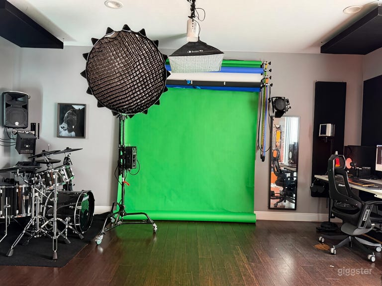  Hollywood Green Screen & Podcast Studio 