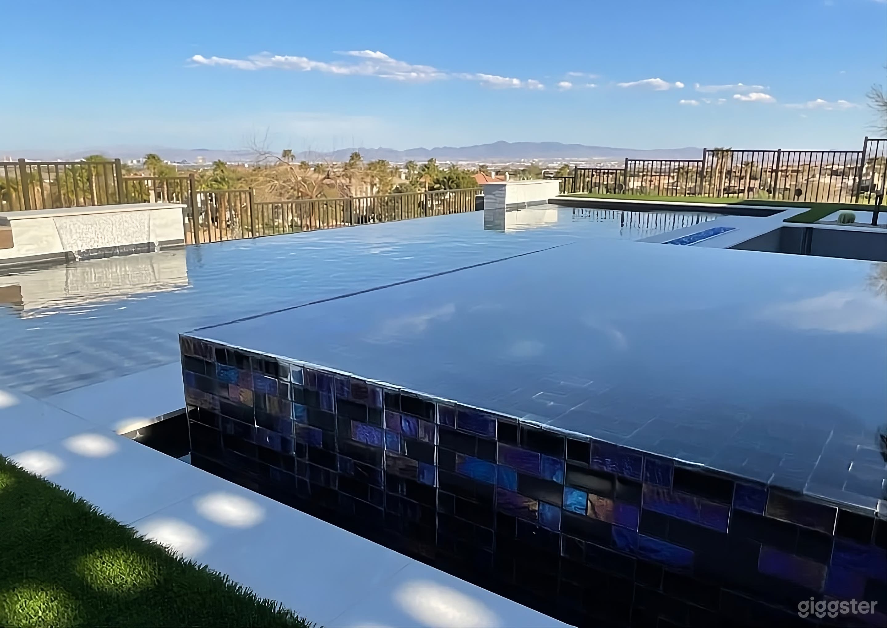 Sophisticated Resort Style Backyard Photo 4