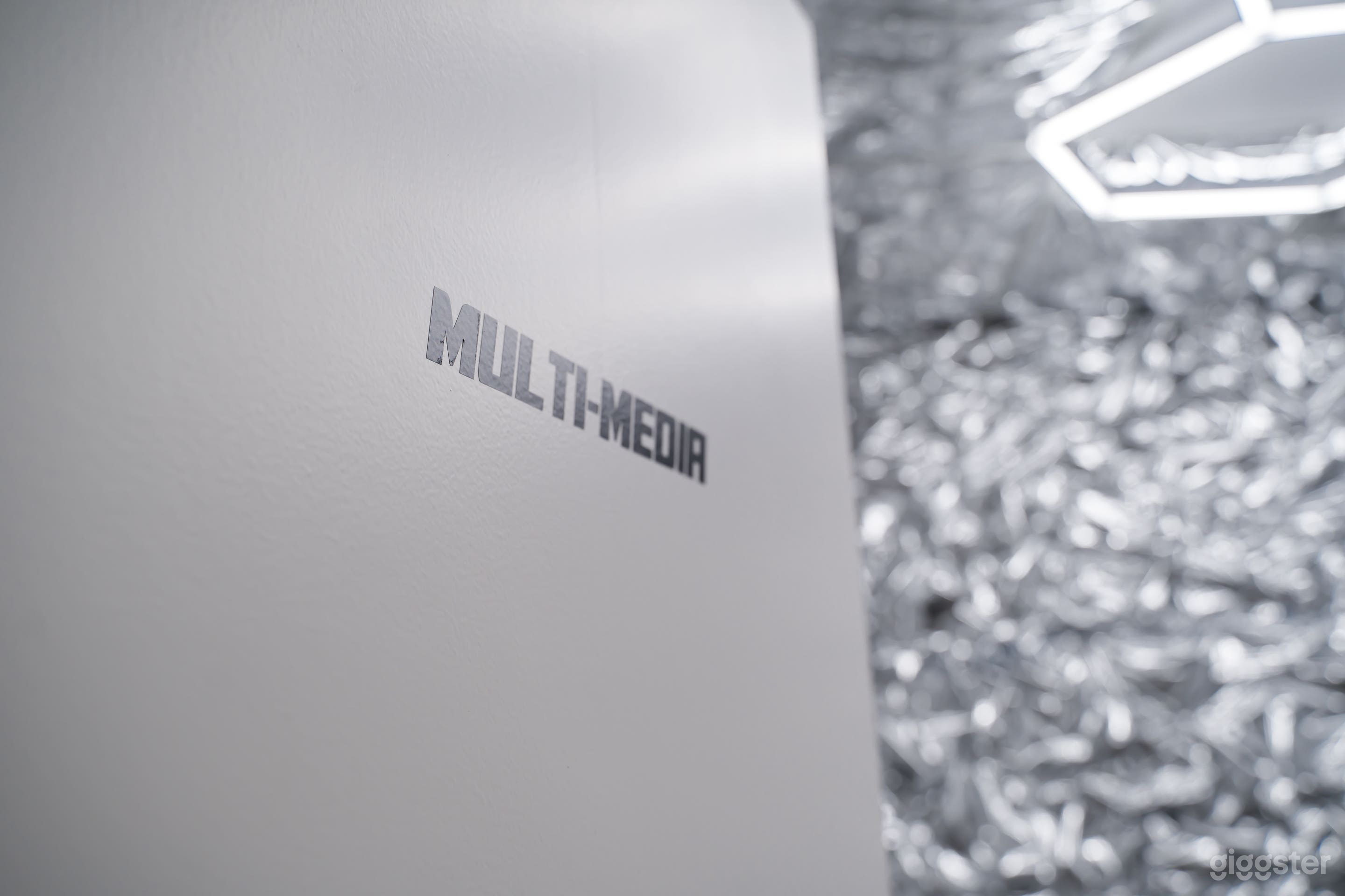 The Reflective Room Photo 2