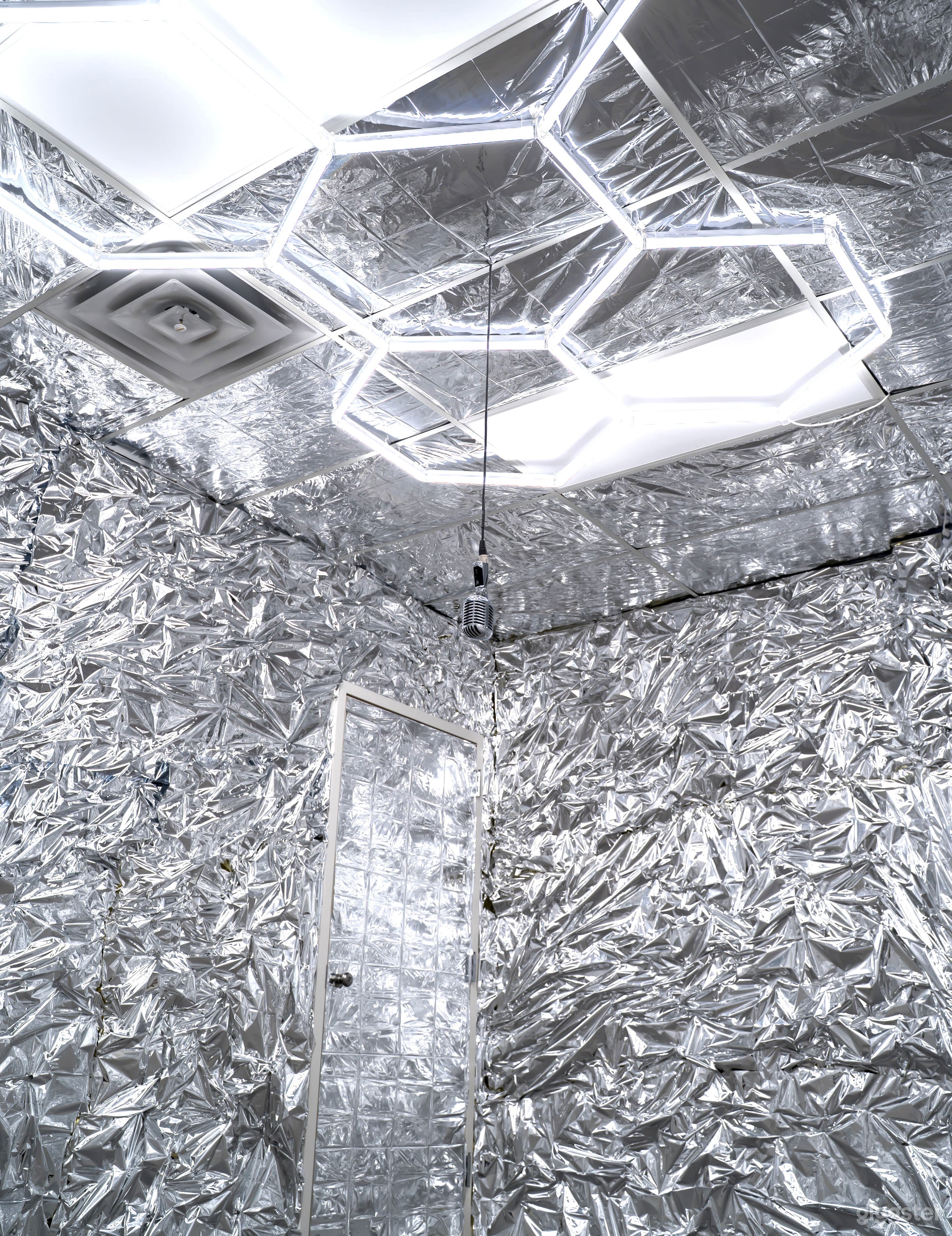 The Reflective Room Photo 1