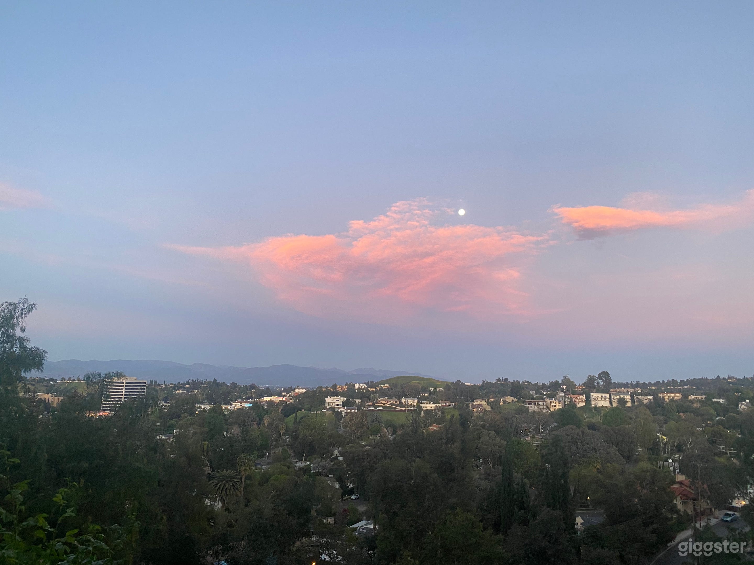 Healing Retreat with Romantic Tropical Garden with Incredible Views Photo 2