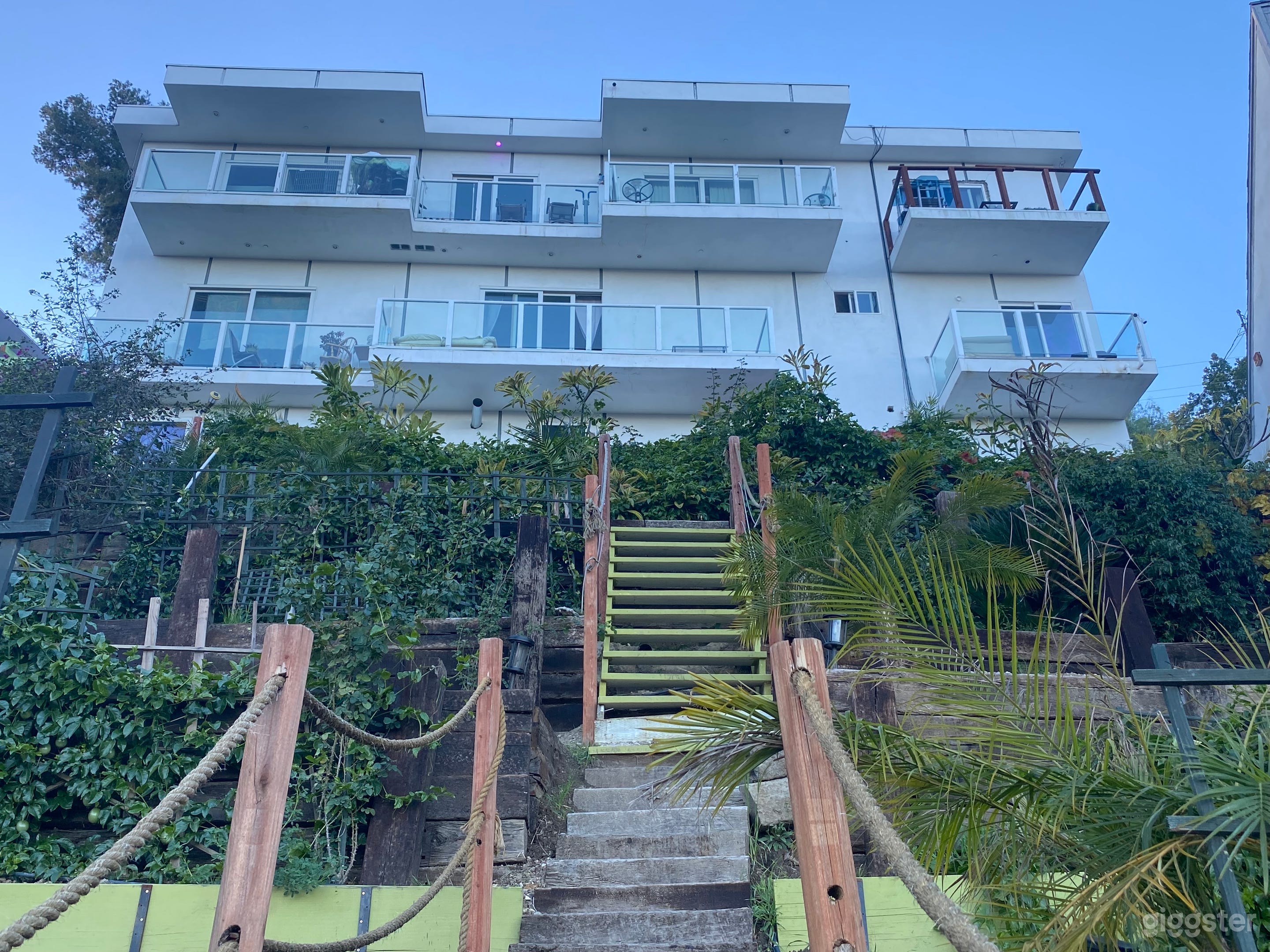 Healing Retreat with Romantic Tropical Garden with Incredible Views Photo 1