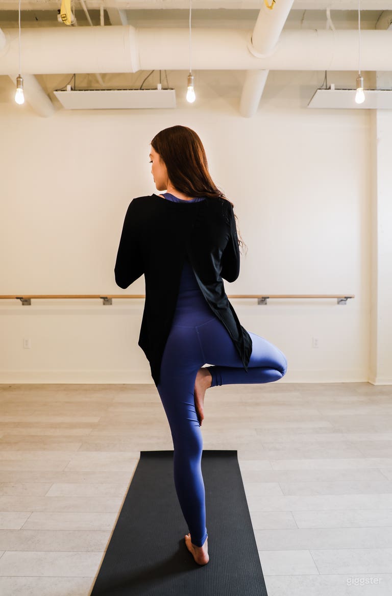  Modern, white fitness and wellness space 