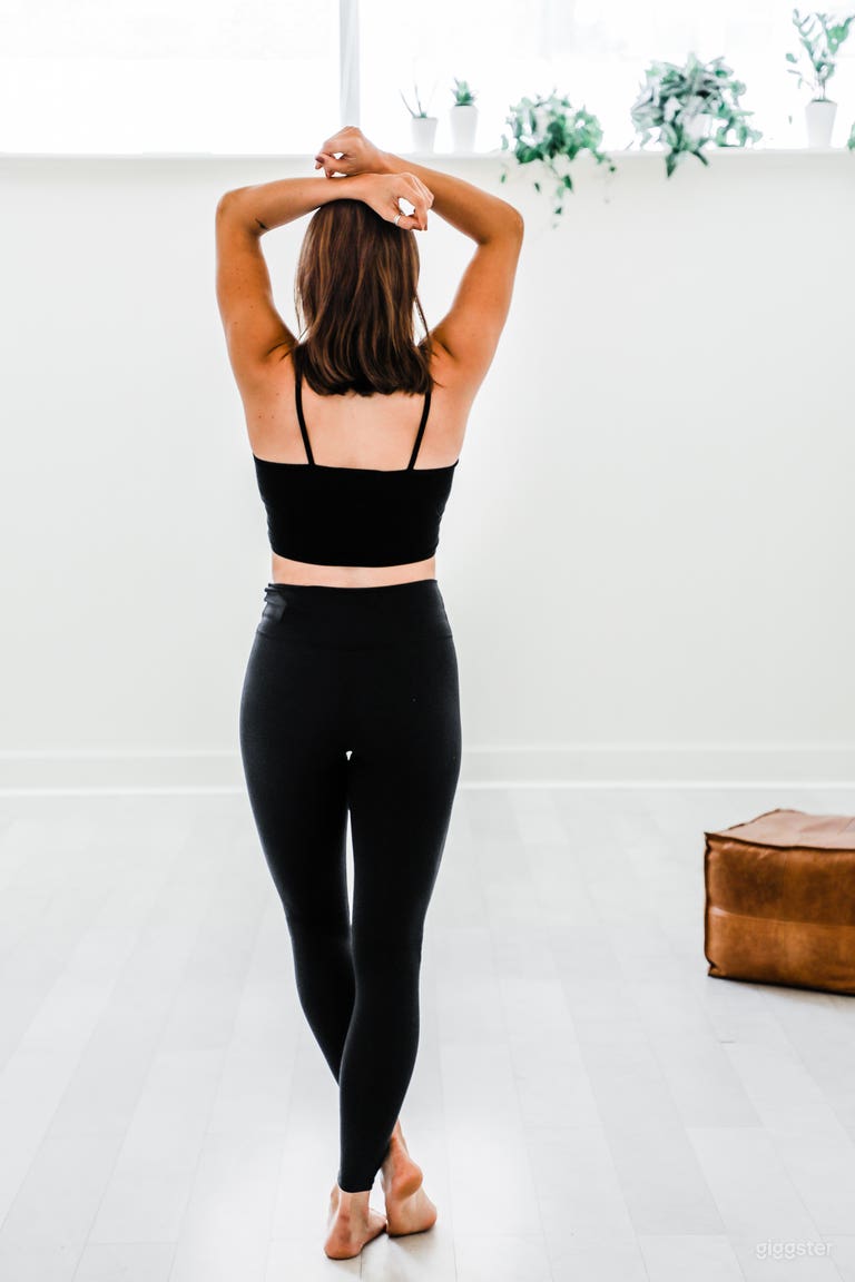  Modern, white fitness and wellness space 