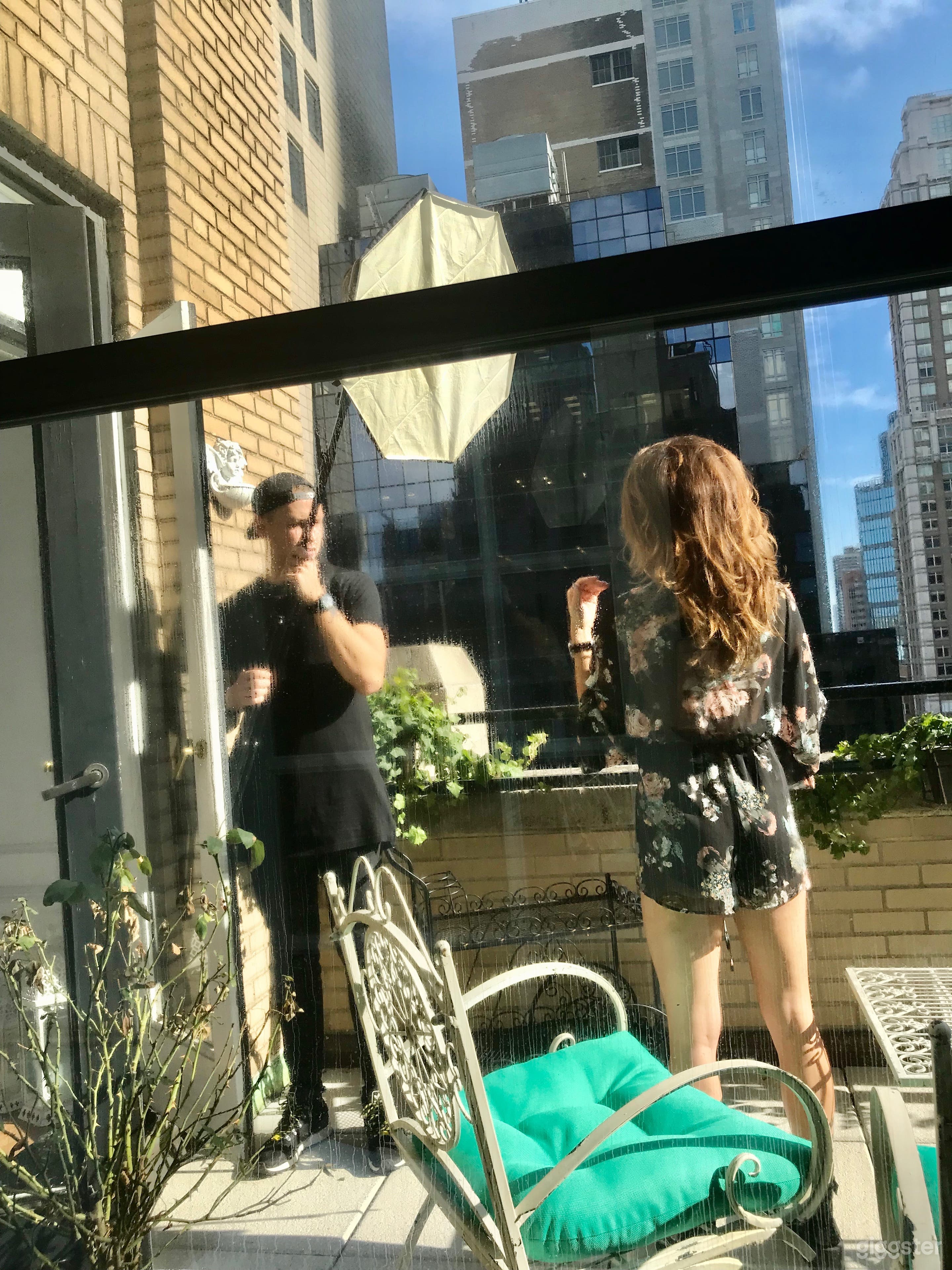 Office Meeting Space with Skyline View Photo 4