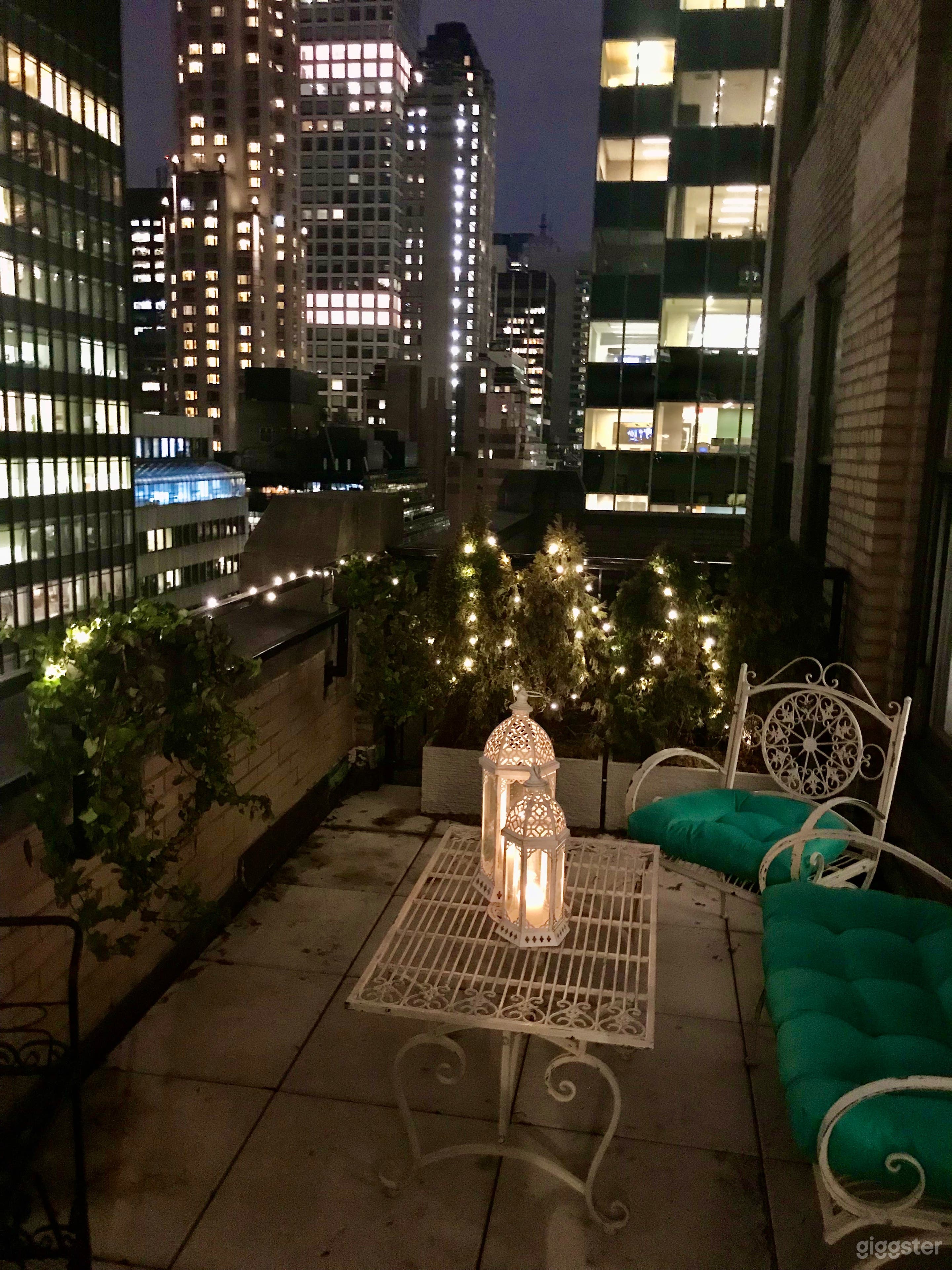 Office Meeting Space with Skyline View Photo 2