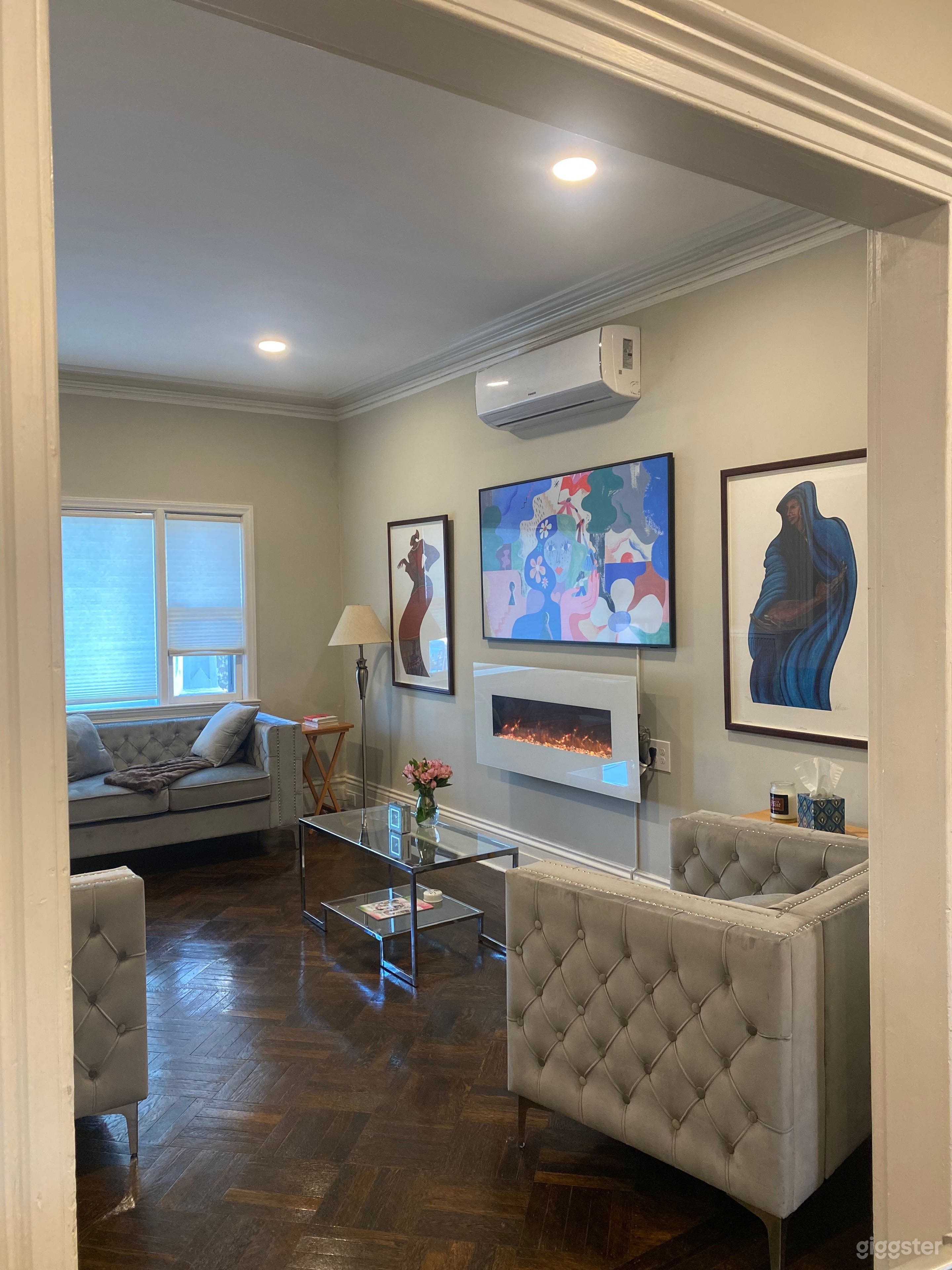 Urban Luxe Home Photo 4