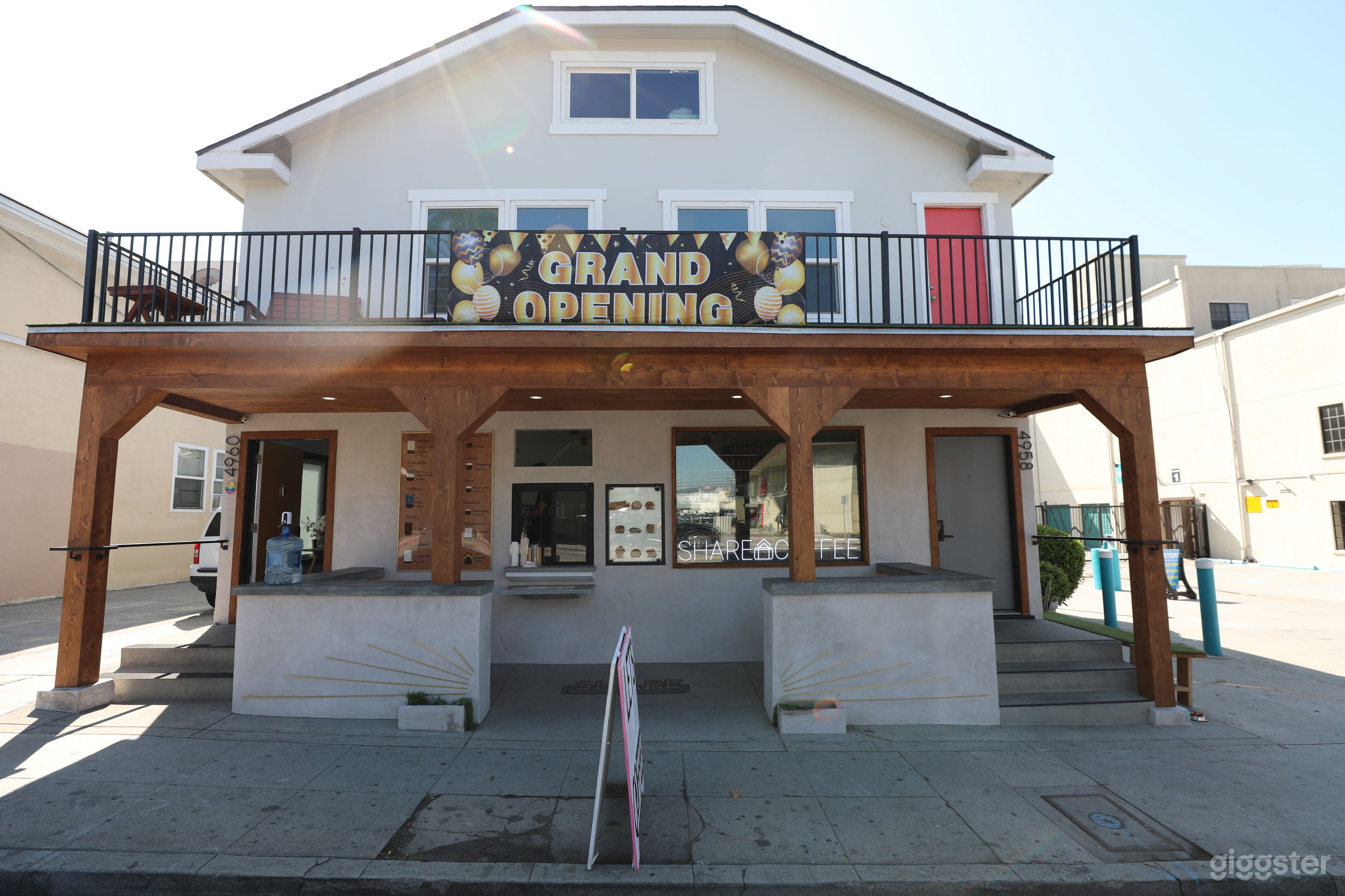 Coffee Shop at Melrose x Western in Hollywood! Photo 3