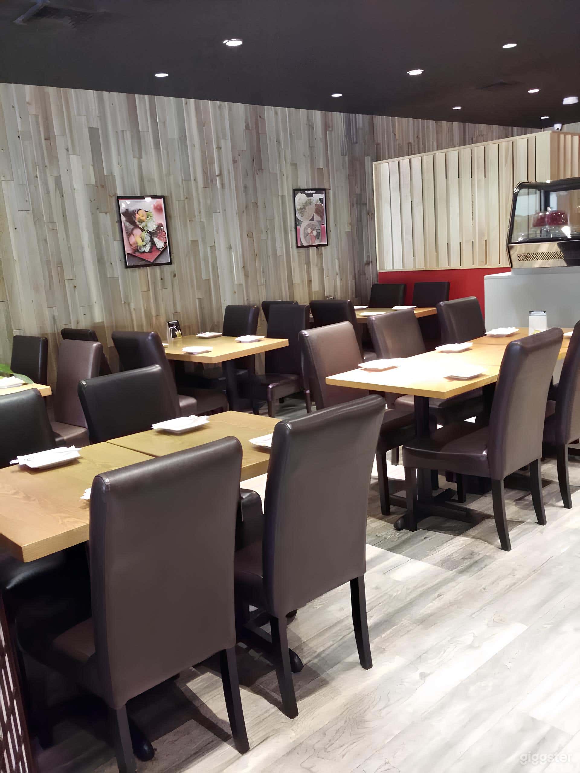 Cozy Main Dining Area - next to LIRR Photo 2