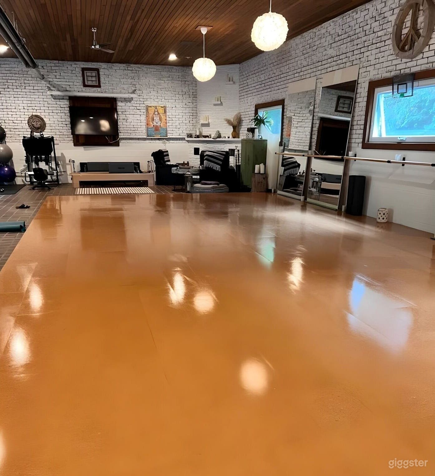 White Brick Yoga Studio  Photo 1