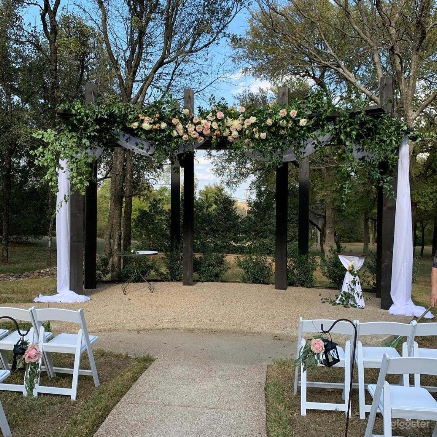 Beautiful Banquet Hall Photo 4