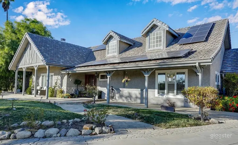  Propiedad de rancho vintage con vistas expansivas — Ideal para cine 