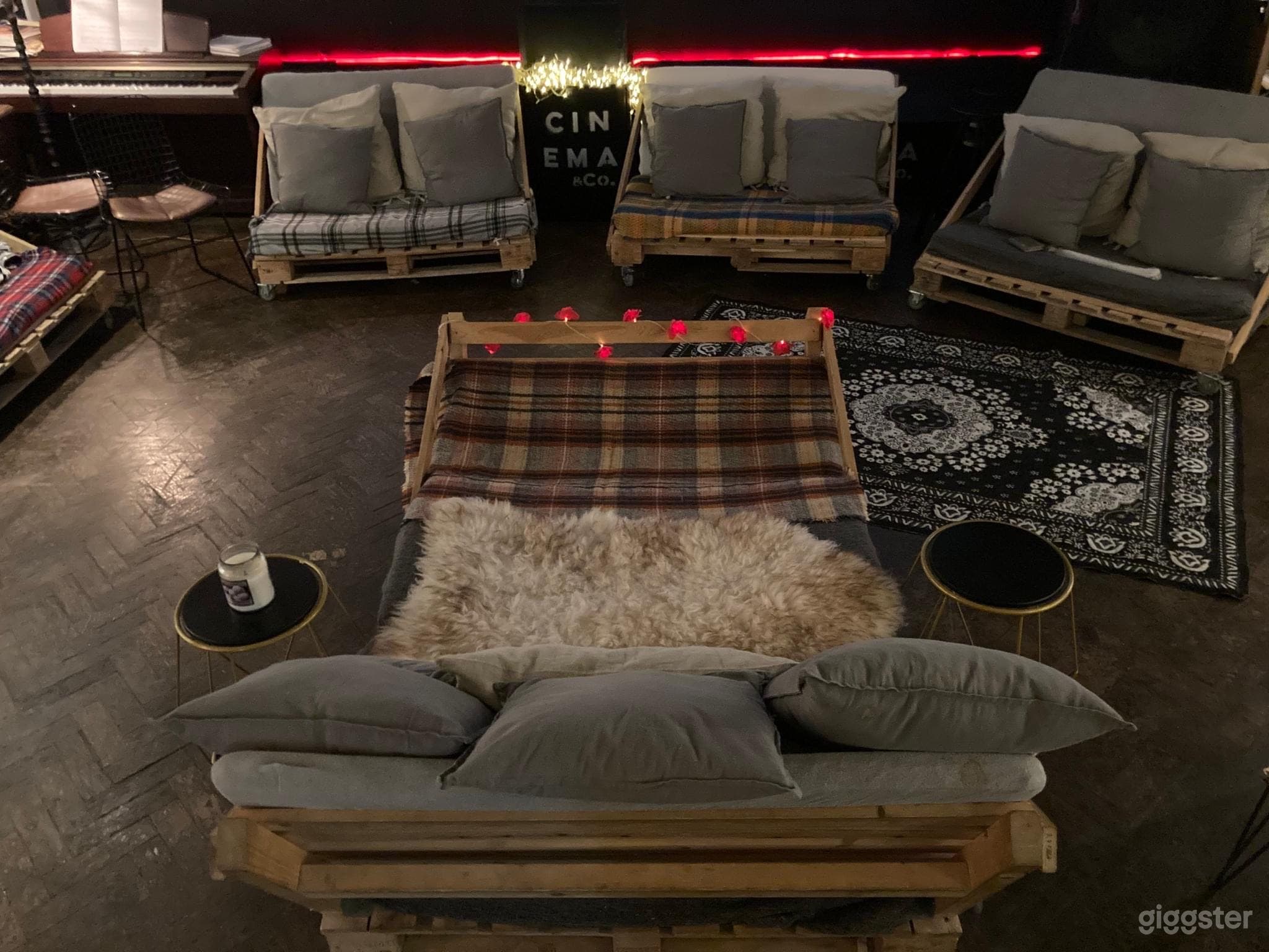 Unique indie film house in Swansea Photo 4