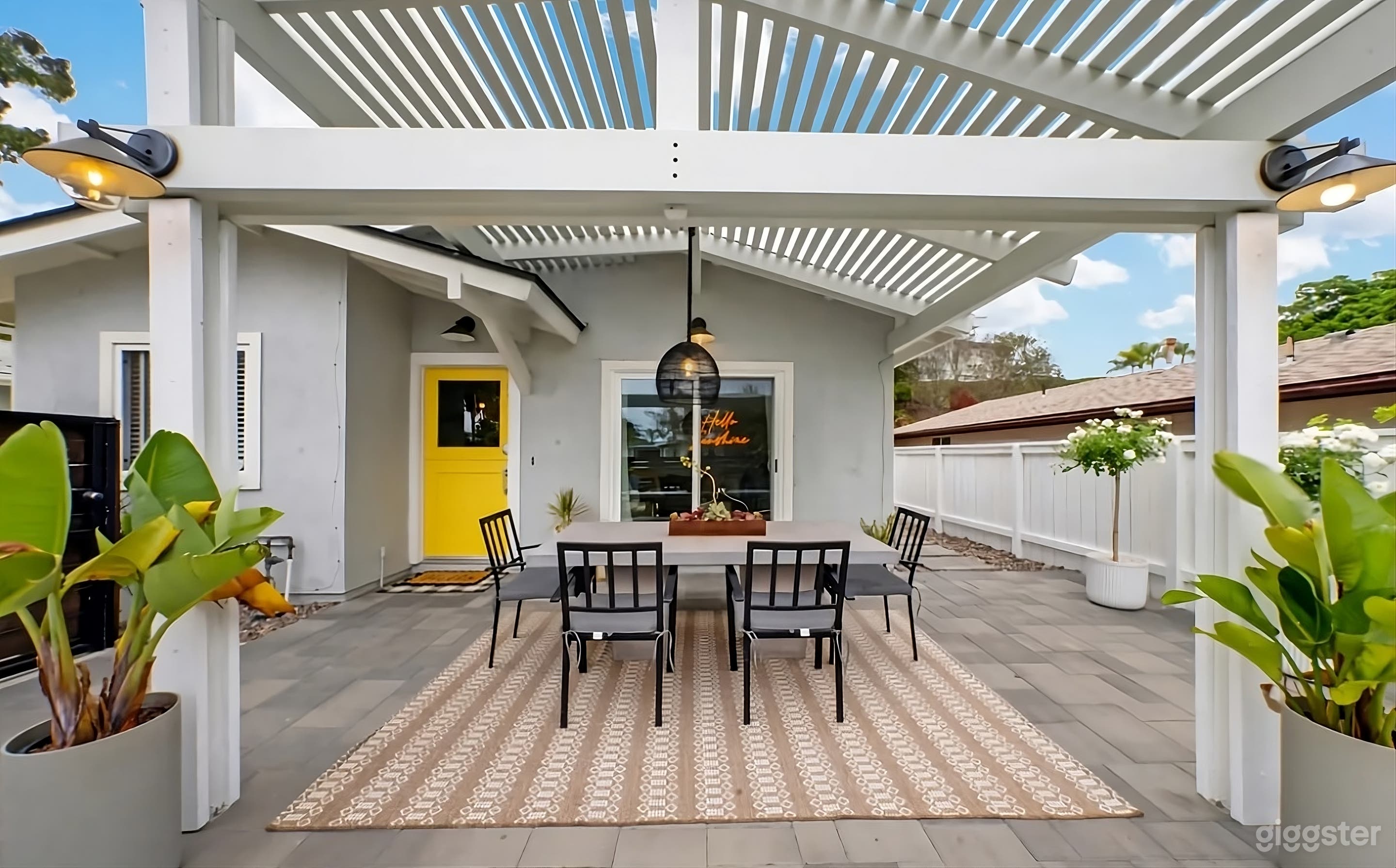 Modern Private Backyard Paradise Photo 3