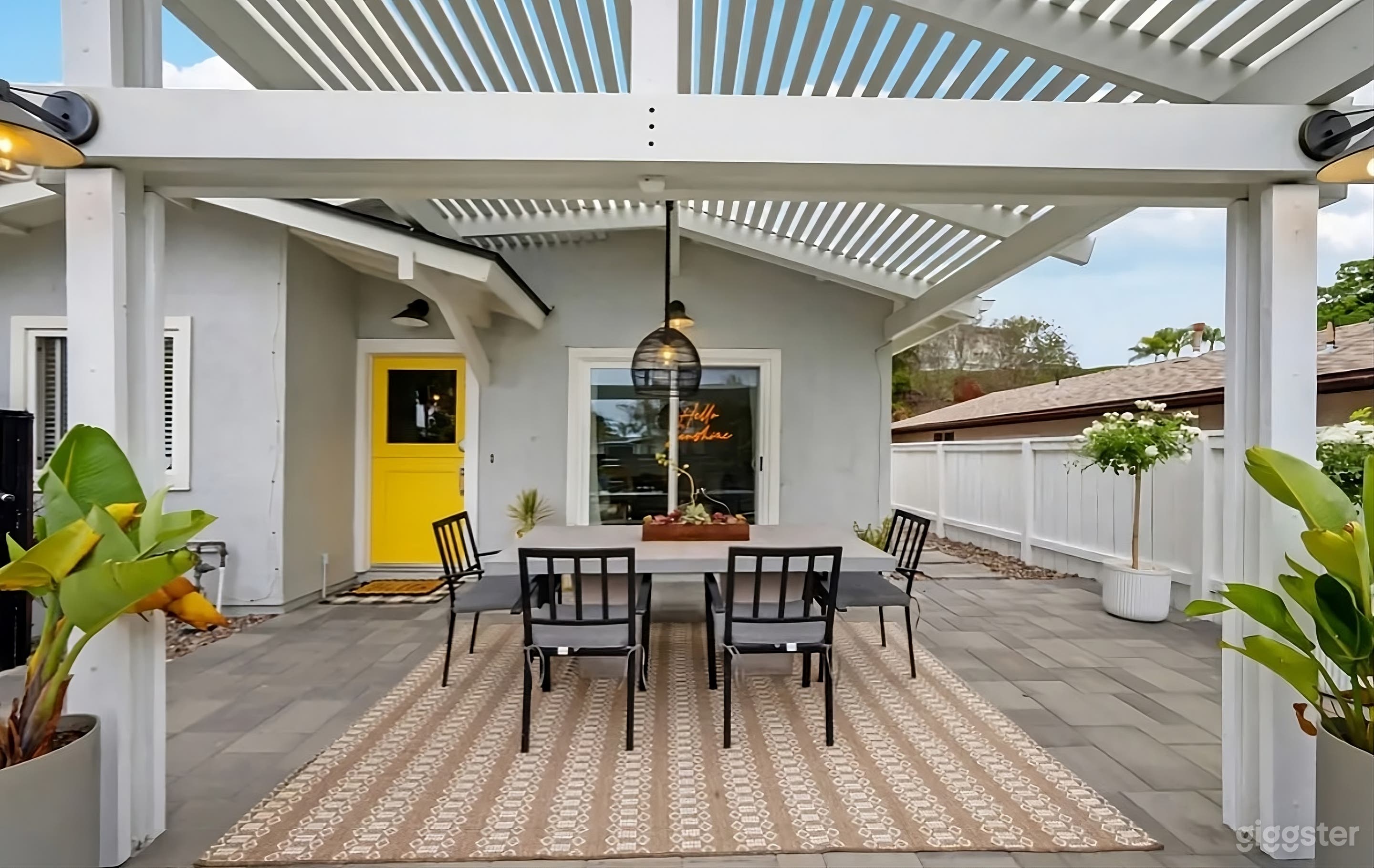 Modern Private Backyard Paradise Photo 2