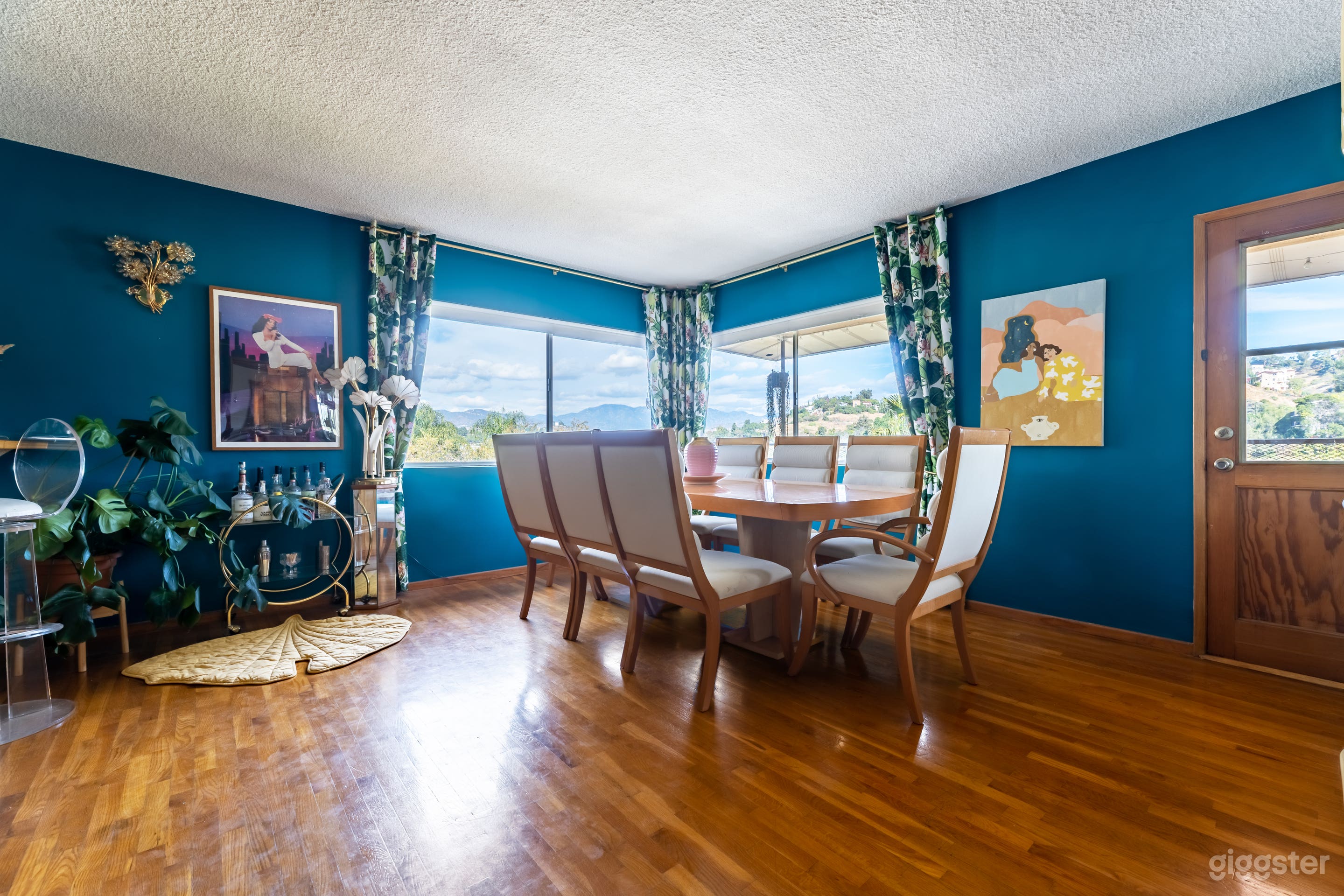 Colorful Retro Maximal House In The Hills Photo 3