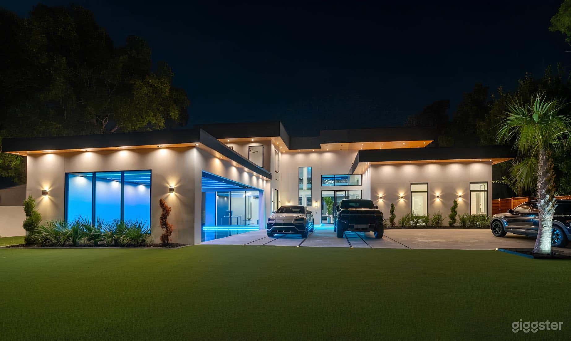  Luxurious Creative Haven with Pool in Dalllas (Buyout) Photo 1