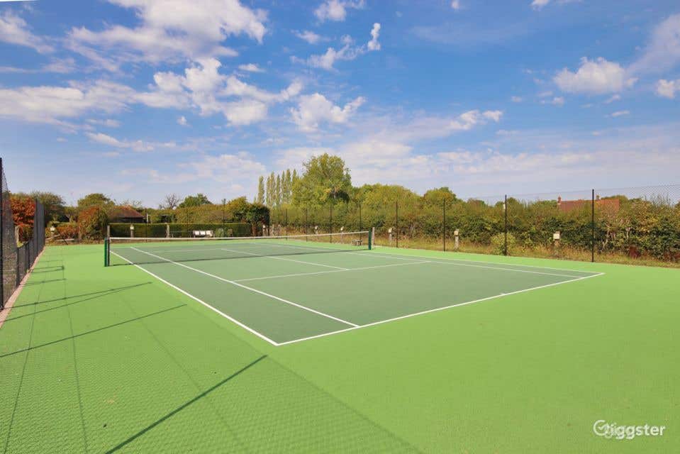 Tennis court nestled in Mediterranean villa Photo 1
