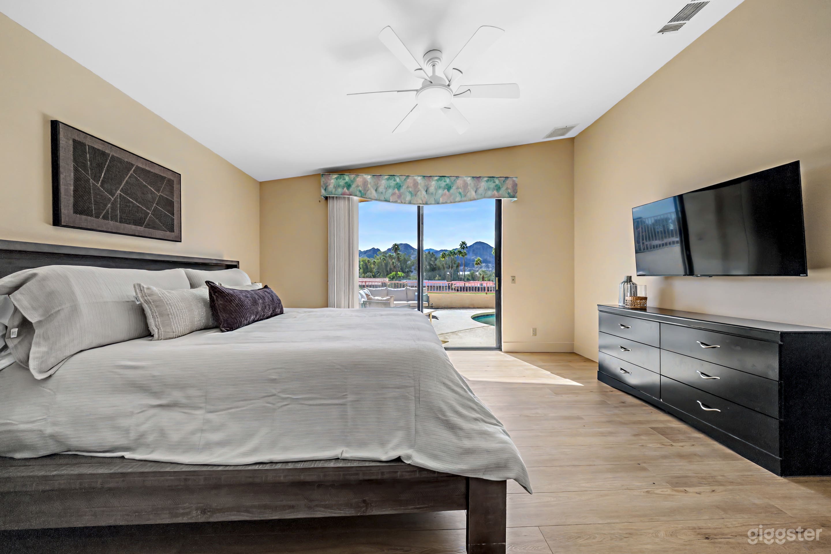 Palm Desert Escape: Pool, Spa, Mountain Views Photo 3