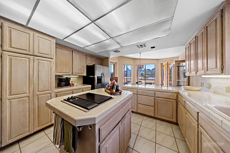  Palm Desert Escape: Pool, Spa, Mountain Views 