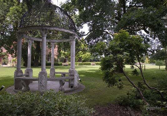Victorian Wedding Dome Photo 3