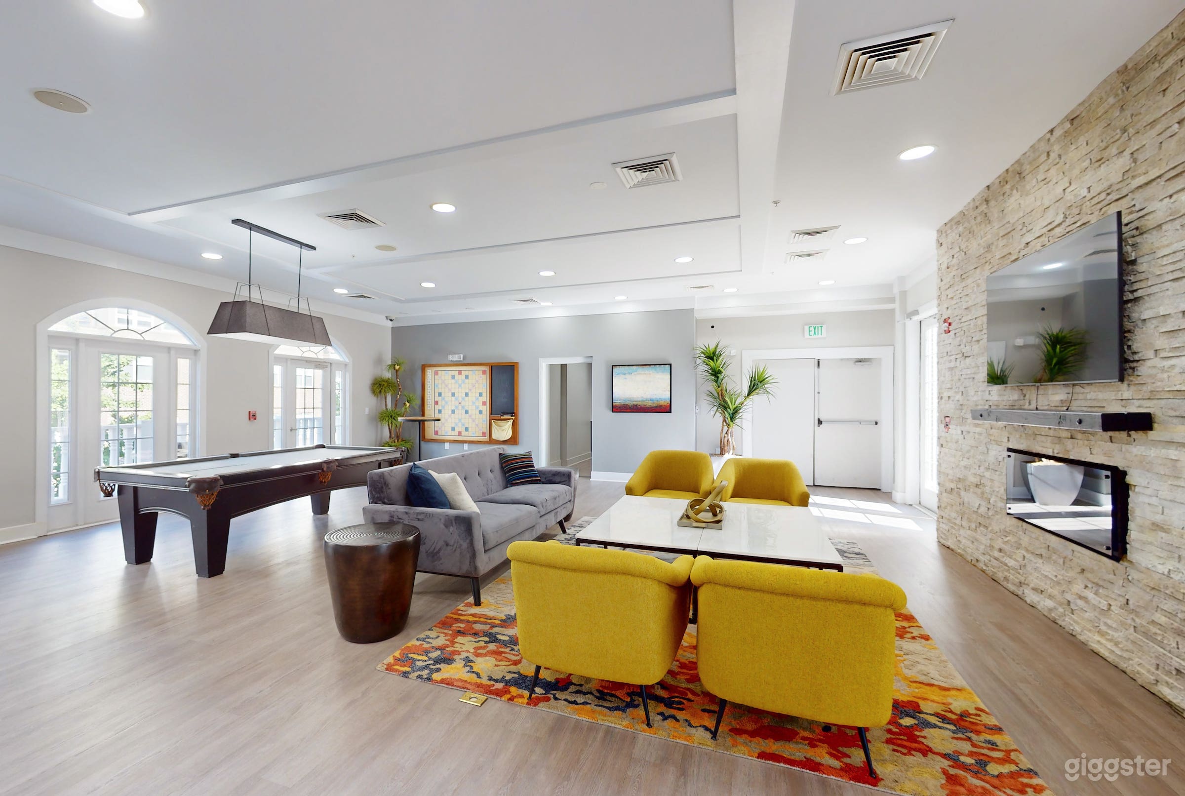 Chic Entertainment Lounge &amp; Patio in Towson Photo 1