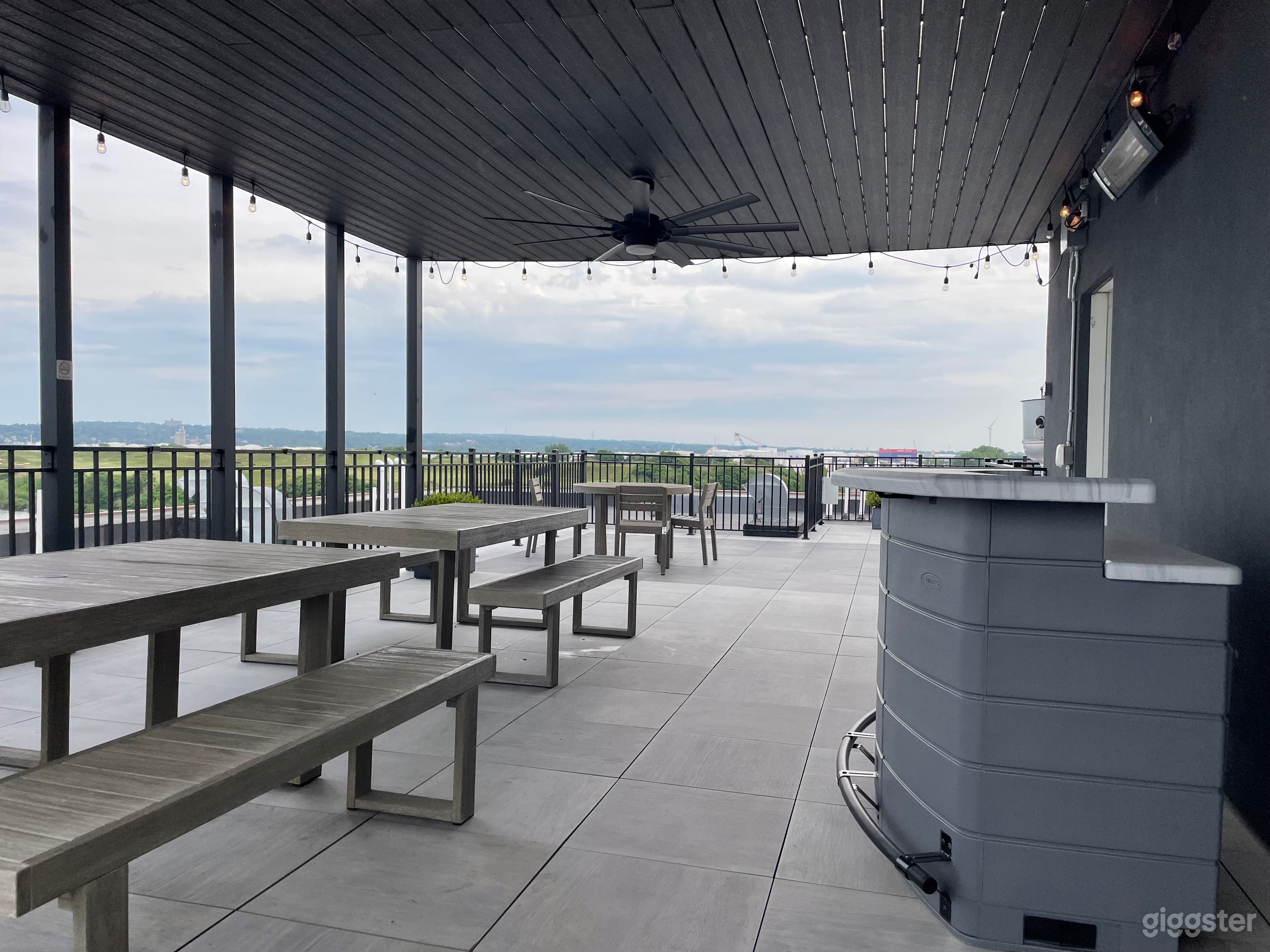 Gem on the Roof Photo 3