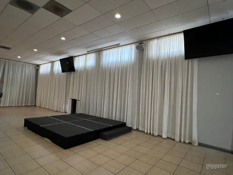  Modern indoor Basketball court + additional facilities 