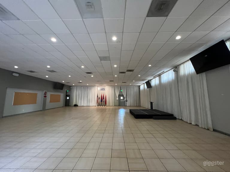  Modern indoor Basketball court + additional facilities 