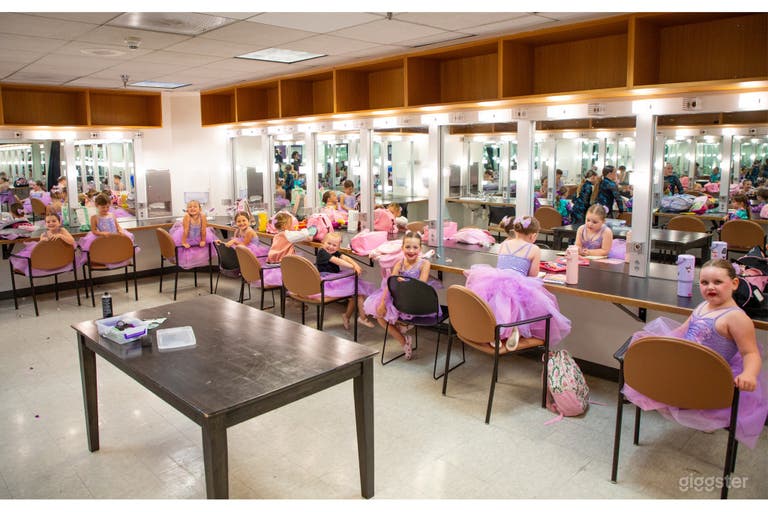  DANCE STUDIO D 912 sq ft 