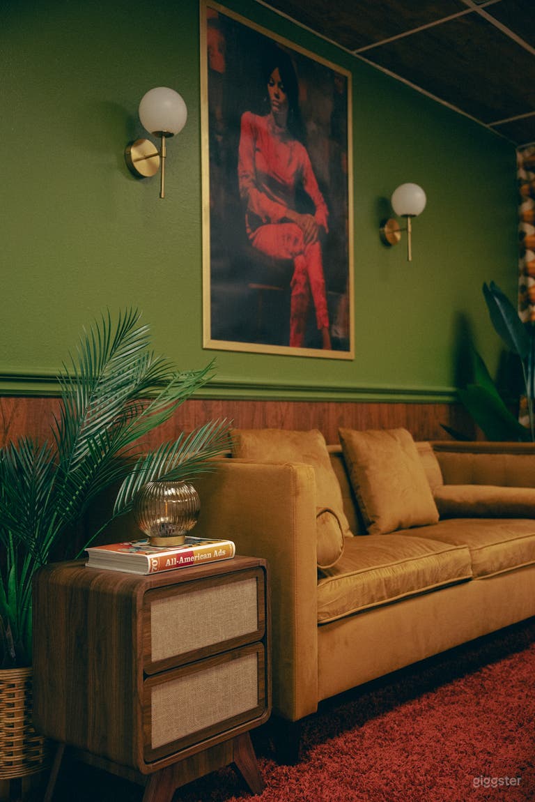  7 Sets in Simi - Podcast Sets, Retro Set & More 