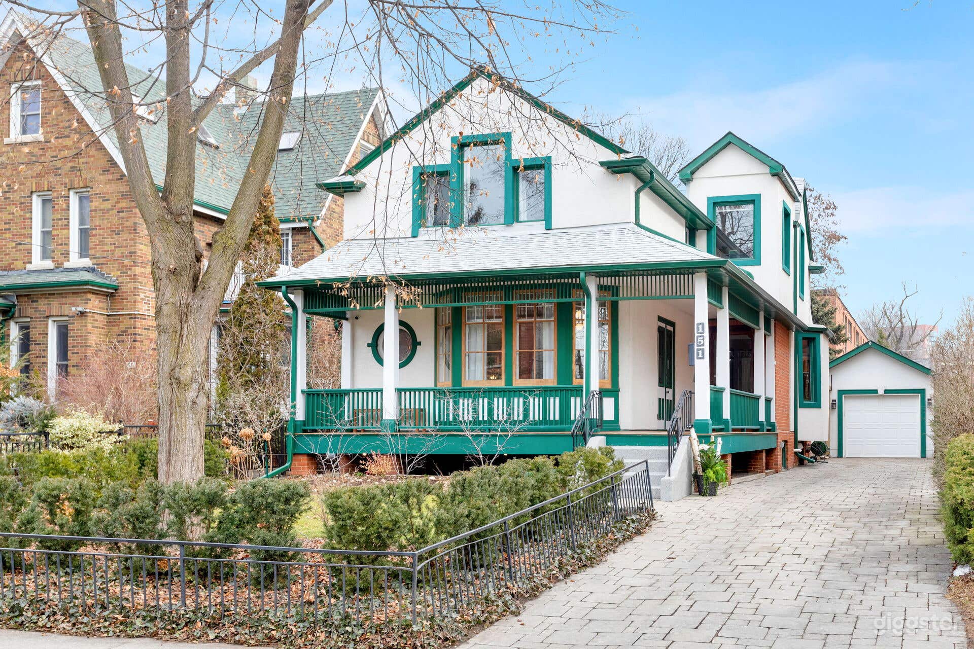 Charming, wraparound porch house in Parkdale Photo 1