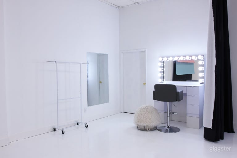  Video & Photo Studio w/ Natural Light and CYC Wall 