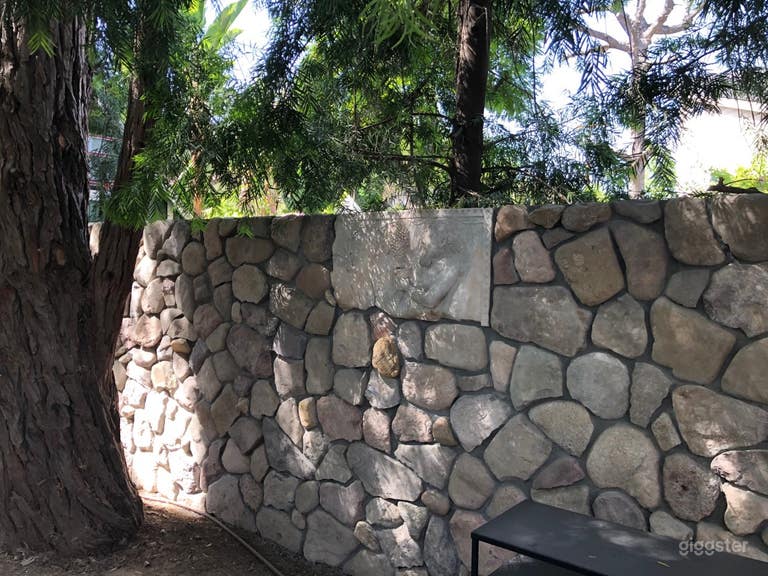  Stone walls outdoors. 