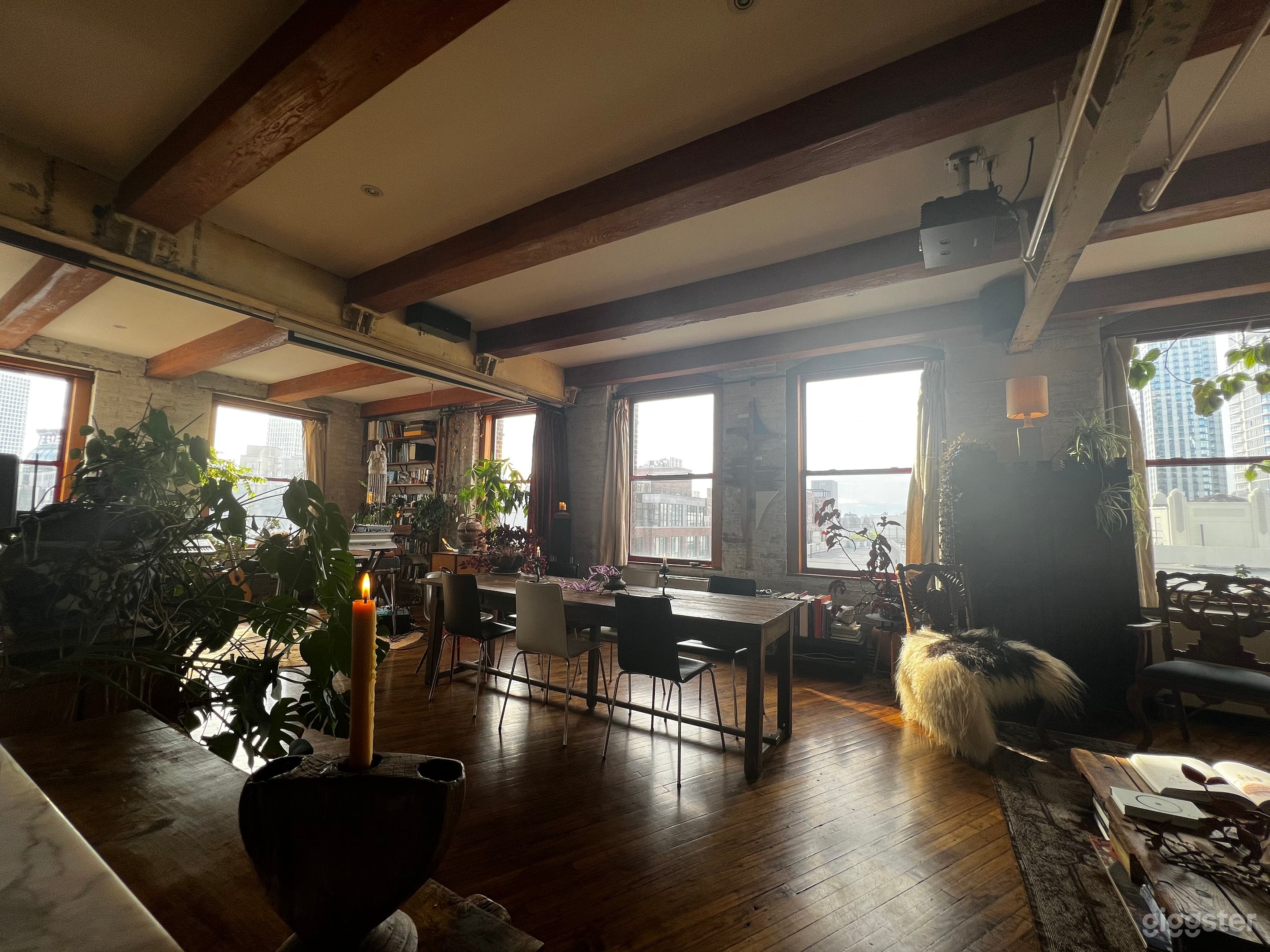 Gorgeous Lush Loft in the heart of Williamsburg, Brooklyn Photo 3
