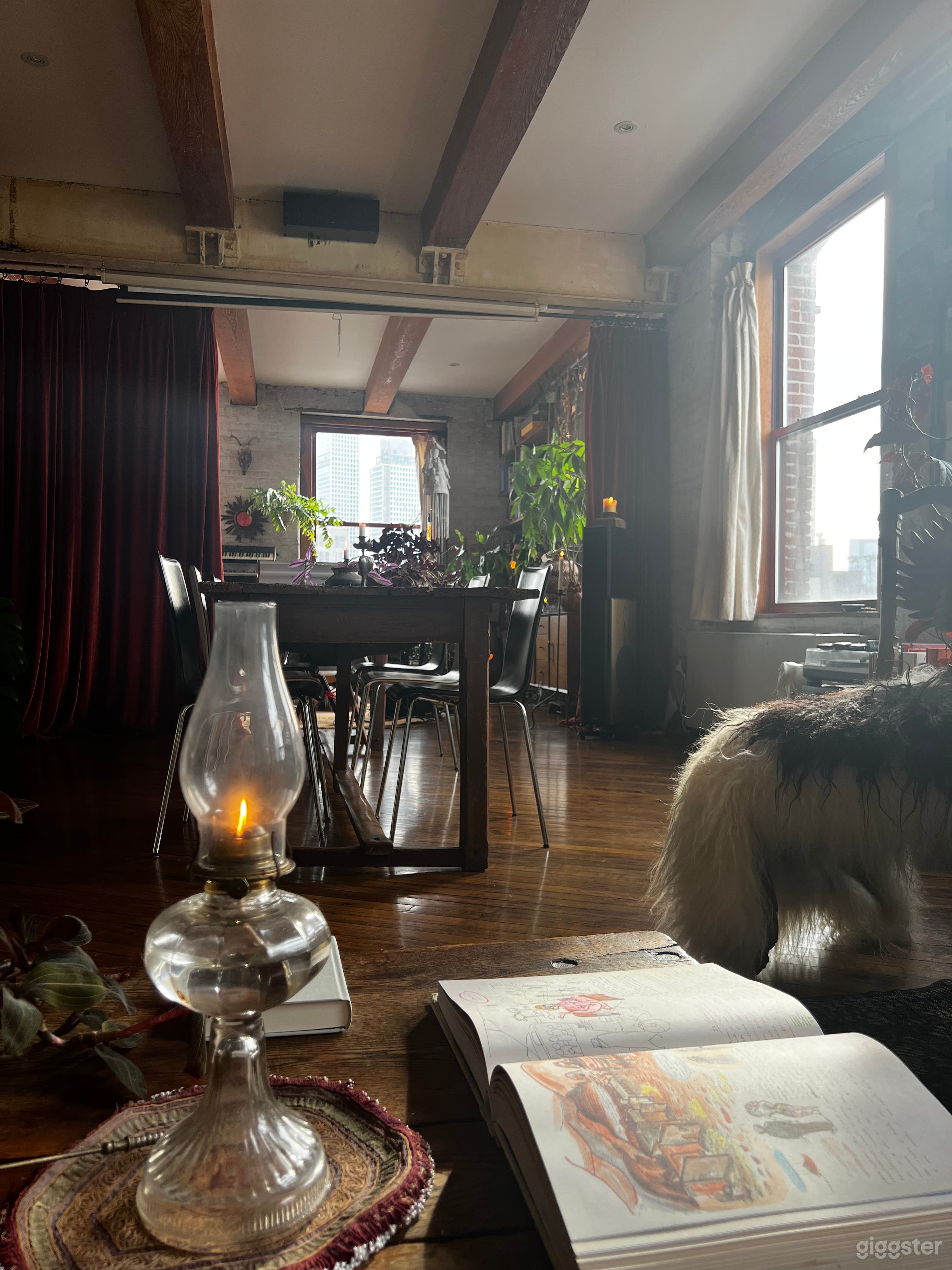 Gorgeous Lush Loft in the heart of Williamsburg, Brooklyn Photo 1