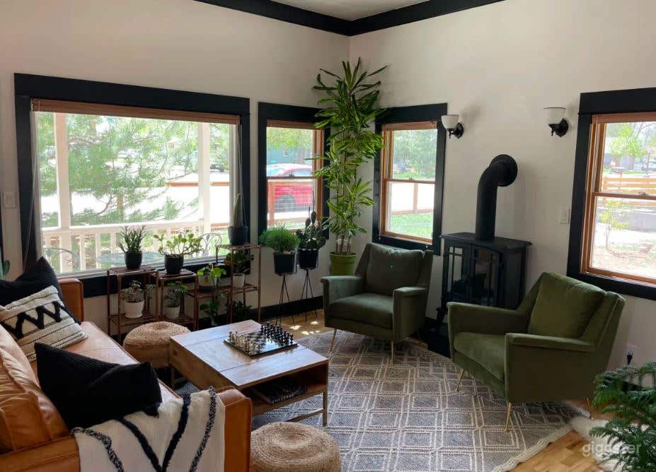 100 Year Old Fascinating Farmhouse in Longmont Photo 2