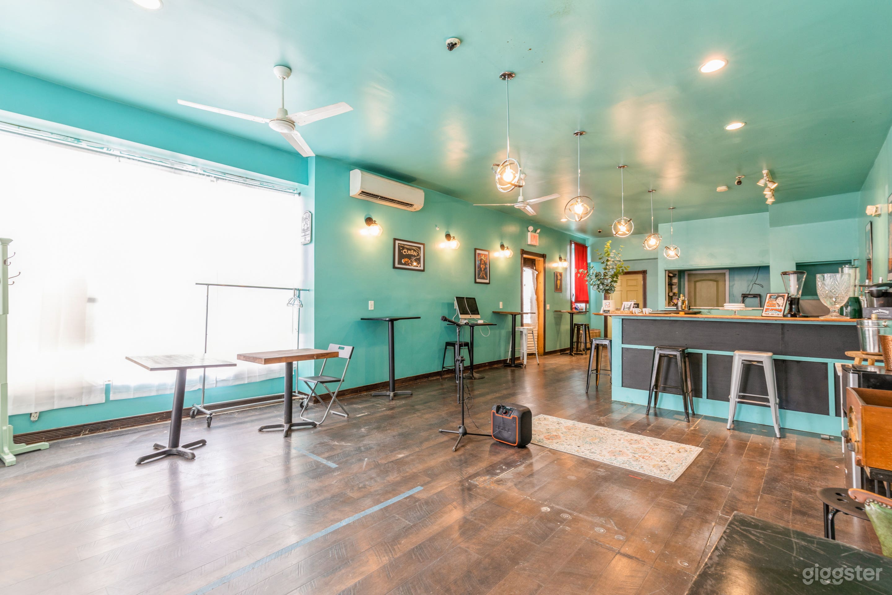 Beautifully Renovated Bright and Airy Storefront  Photo 2