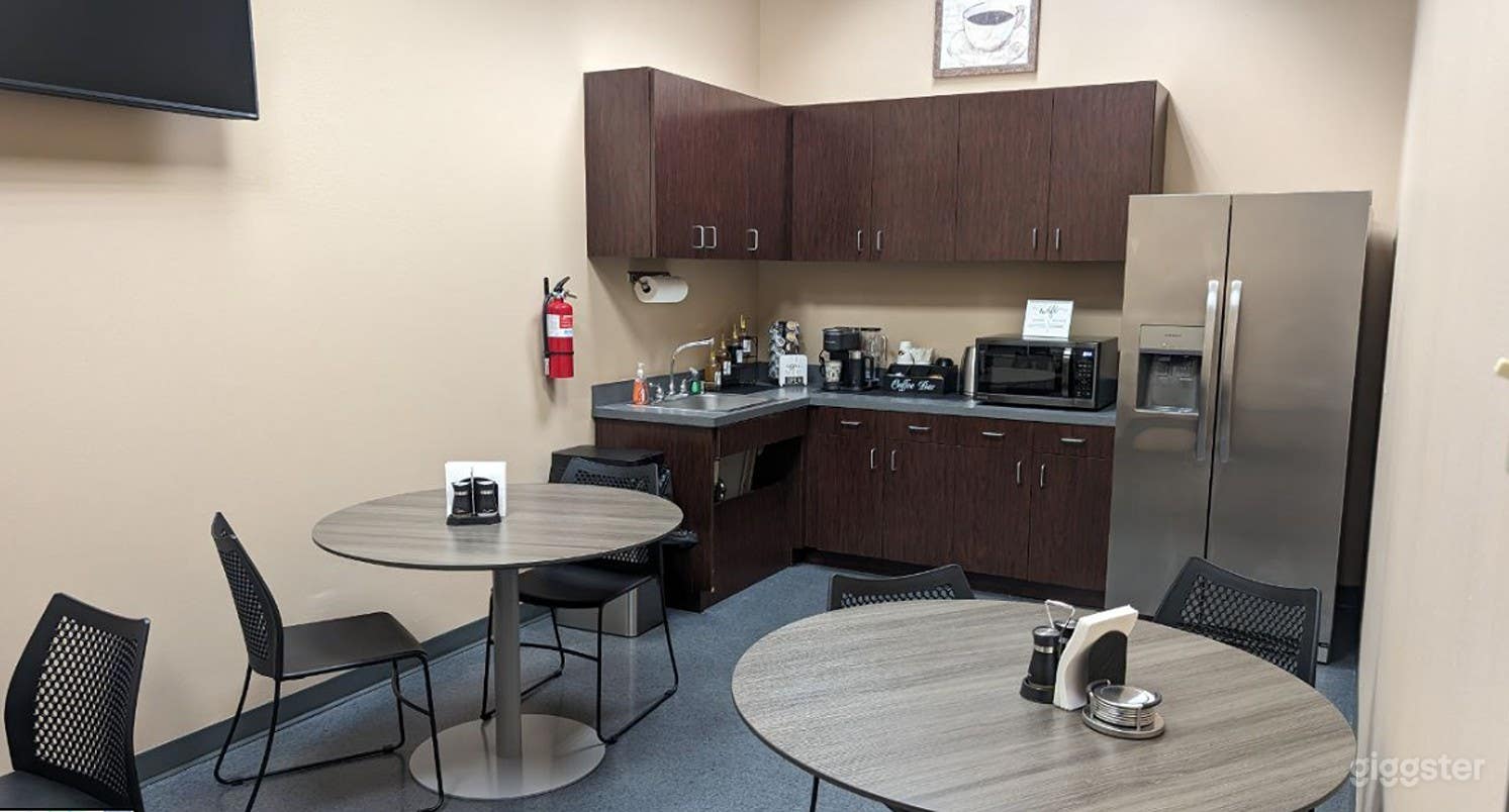 Classroom with Coffee &amp; Tea Bar  Photo 1