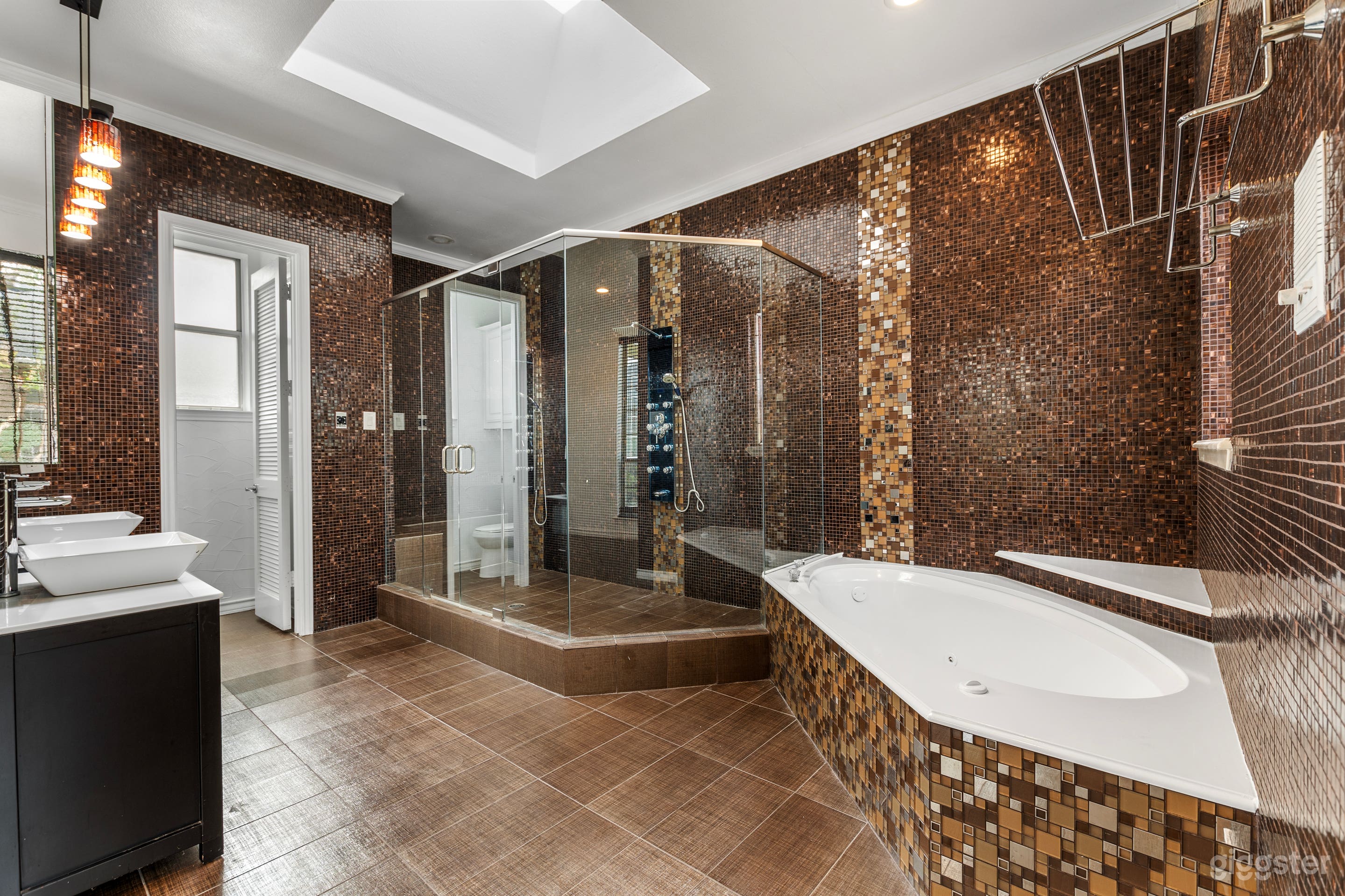 Luxurious Villa w/ Pool and Spa Photo 4